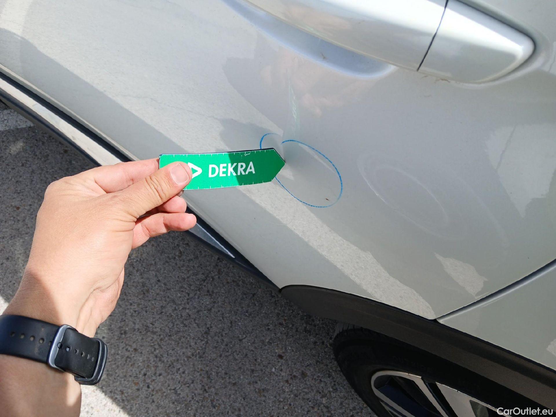  Peugeot  5008 PEUGEOT  / 2020 / 5P / todoterreno 1.5 BlueHDi 96kW S&S GT EAT8 #28