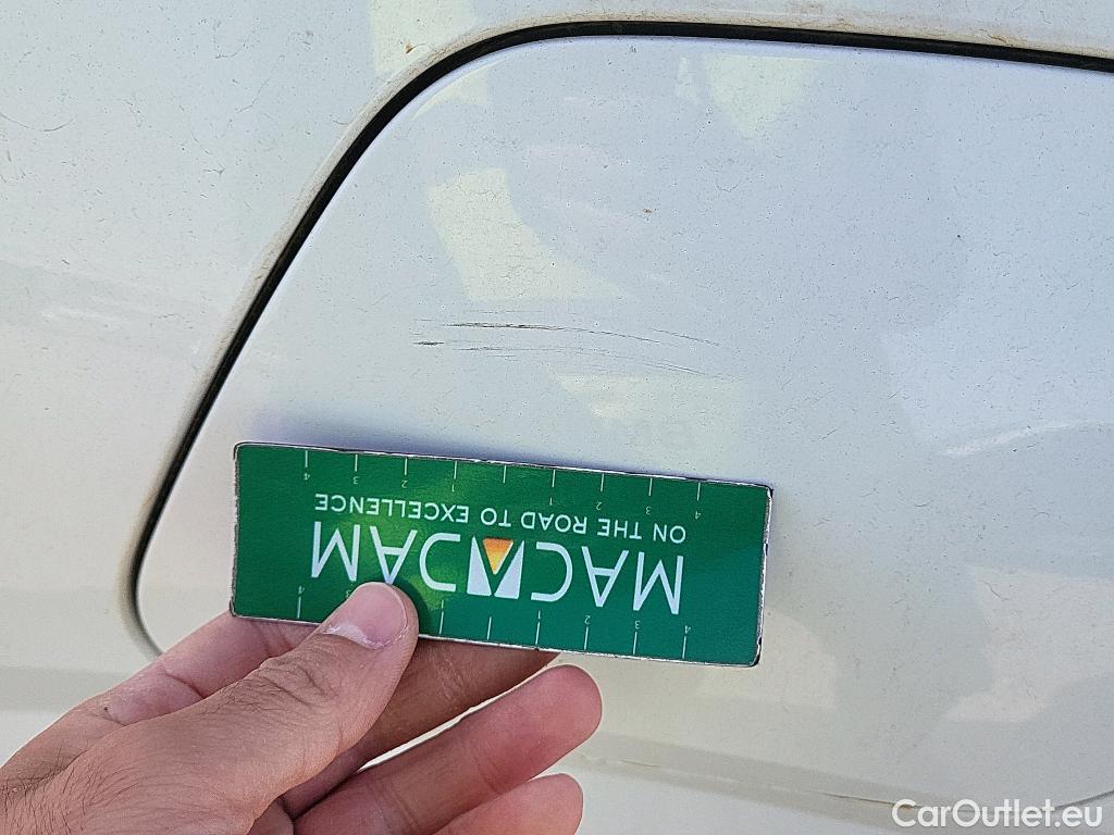  Peugeot  208 PEUGEOT  / 2019 / 5P / berlina con portón BlueHDi 73kW (100CV) Active Pack (AC) #24