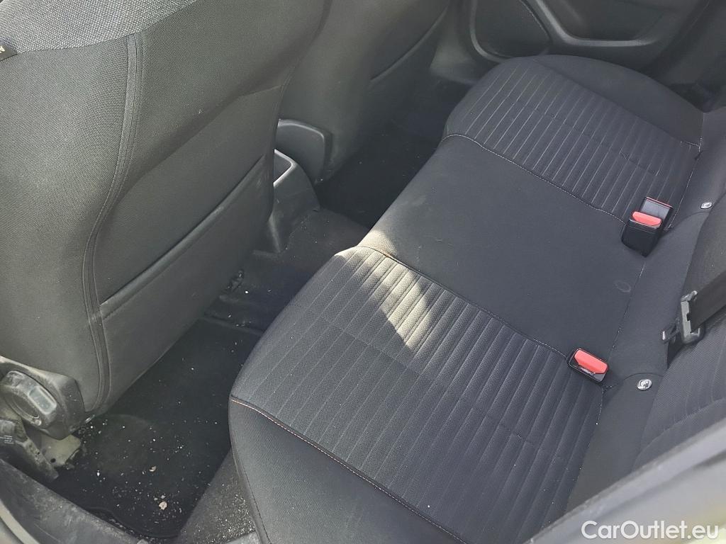  Peugeot  208 PEUGEOT  / 2019 / 5P / berlina con portón BlueHDi 73kW (100CV) Active Pack (AC) #36