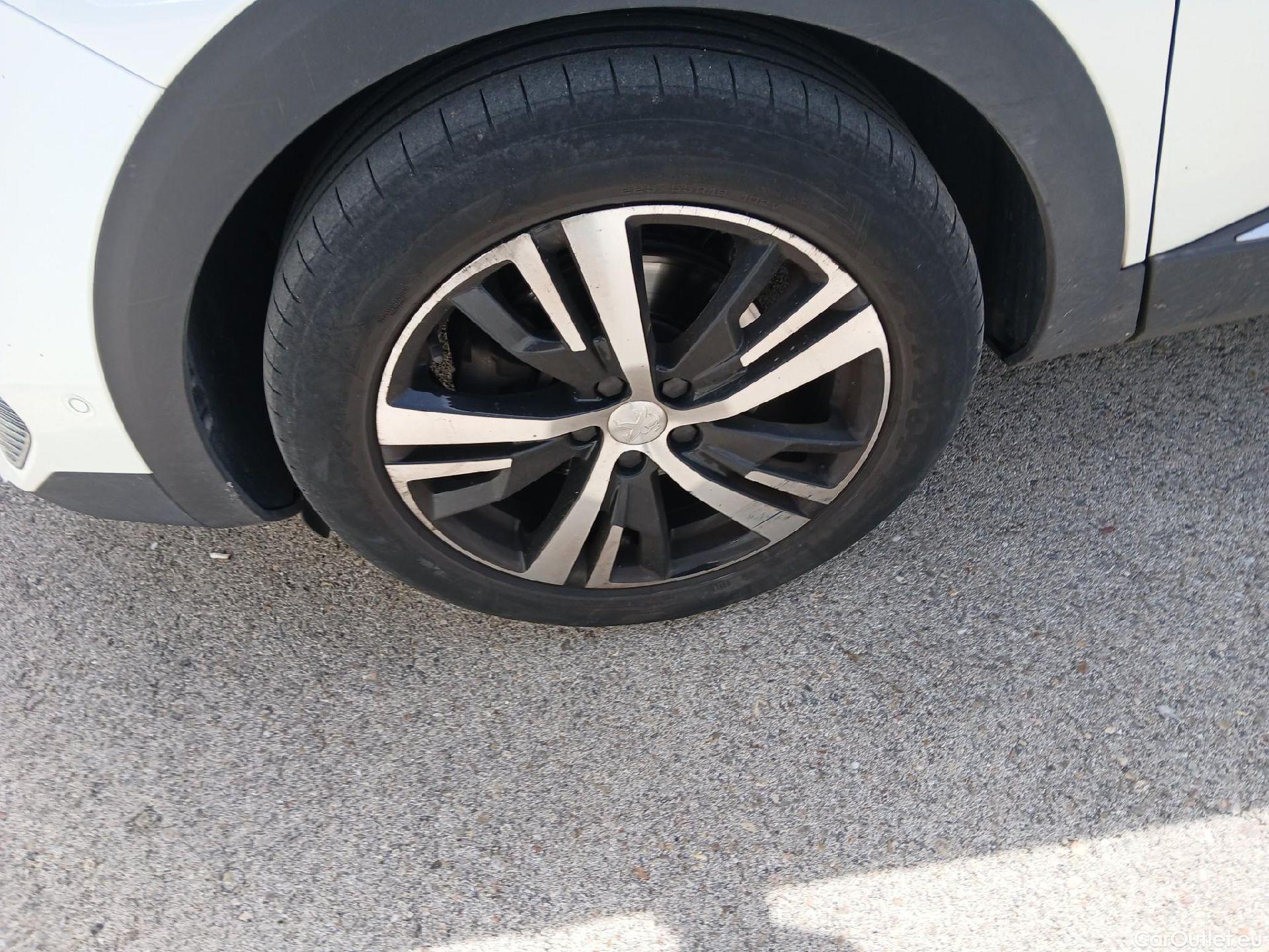  Peugeot  5008 PEUGEOT  / 2020 / 5P / todoterreno 1.5 BlueHDi 96kW S&S GT EAT8 #21