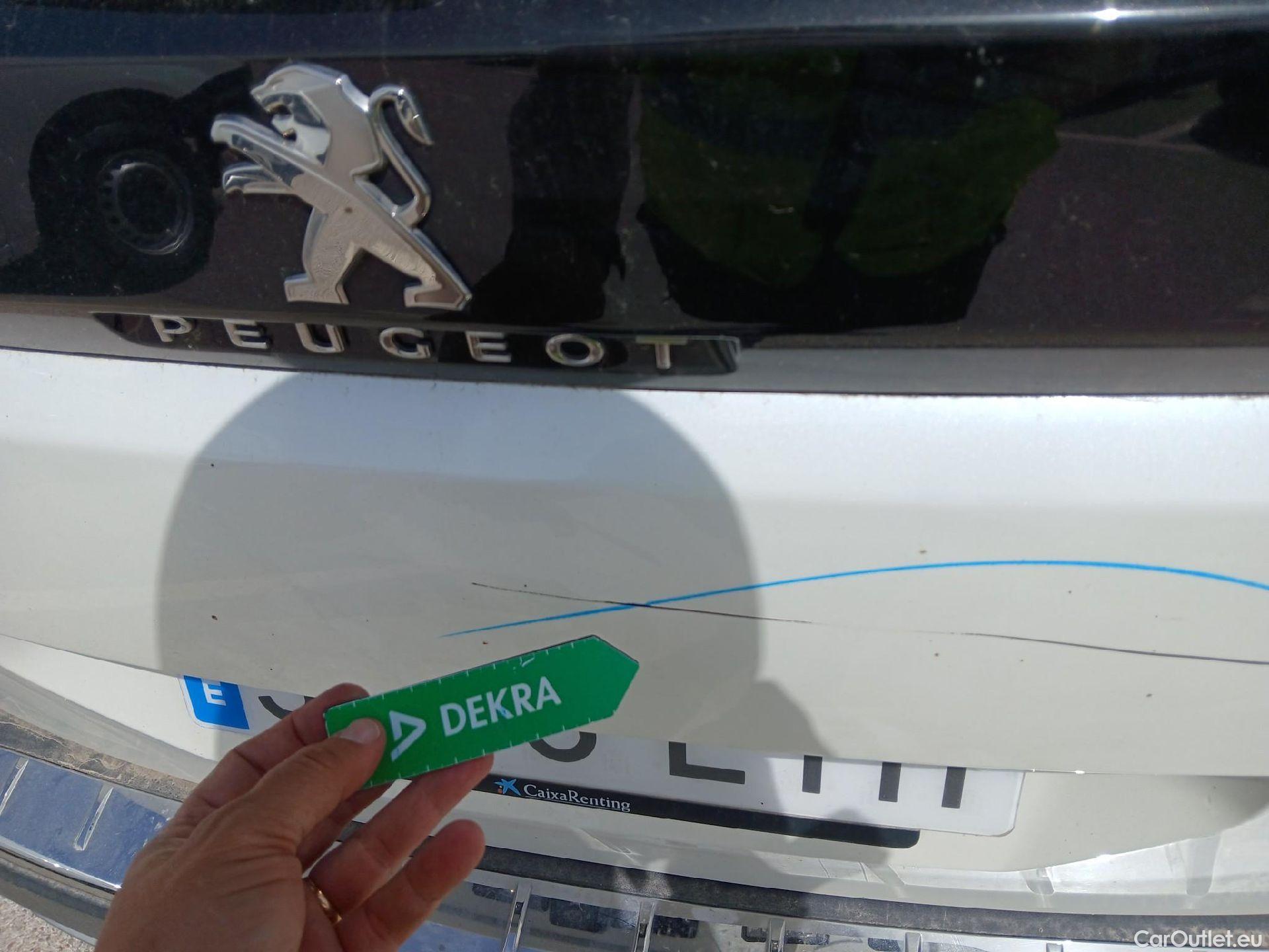  Peugeot  5008 PEUGEOT  / 2020 / 5P / todoterreno 1.5 BlueHDi 96kW S&S GT EAT8 #34