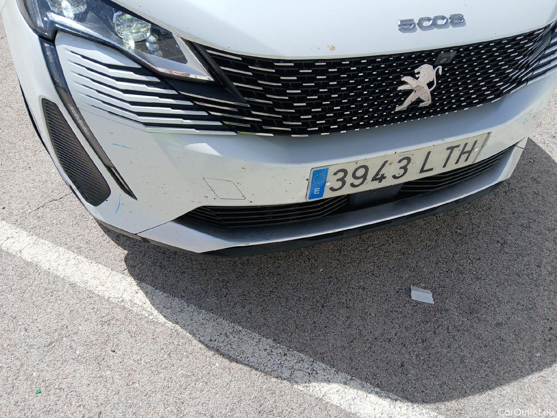  Peugeot  5008 PEUGEOT  / 2020 / 5P / todoterreno 1.5 BlueHDi 96kW S&S GT EAT8 #16