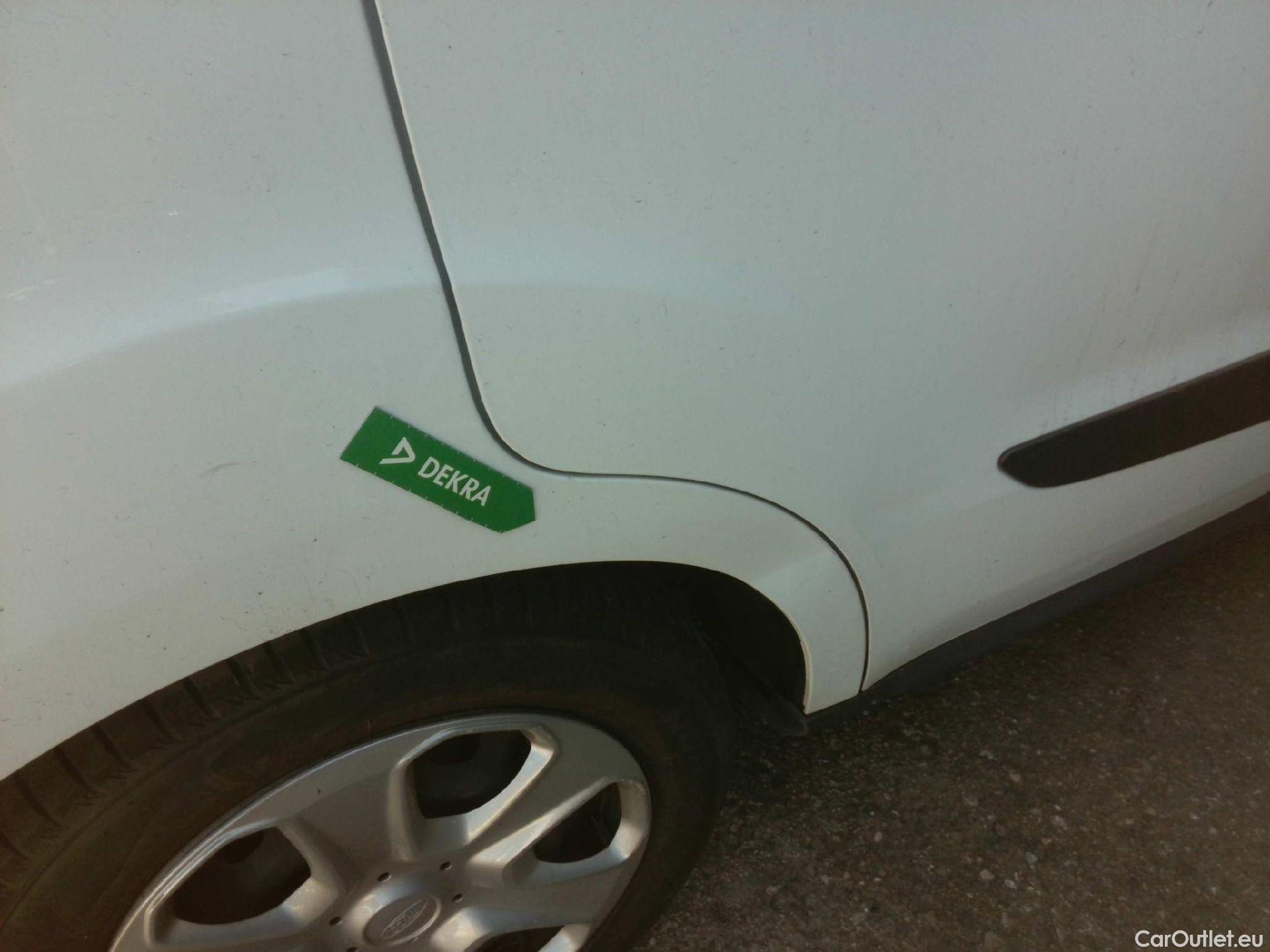  Ford  Transit FORD  Courier/2014/4P/furgón der.turis Van 1.5 TDCi 56kW Trend #32