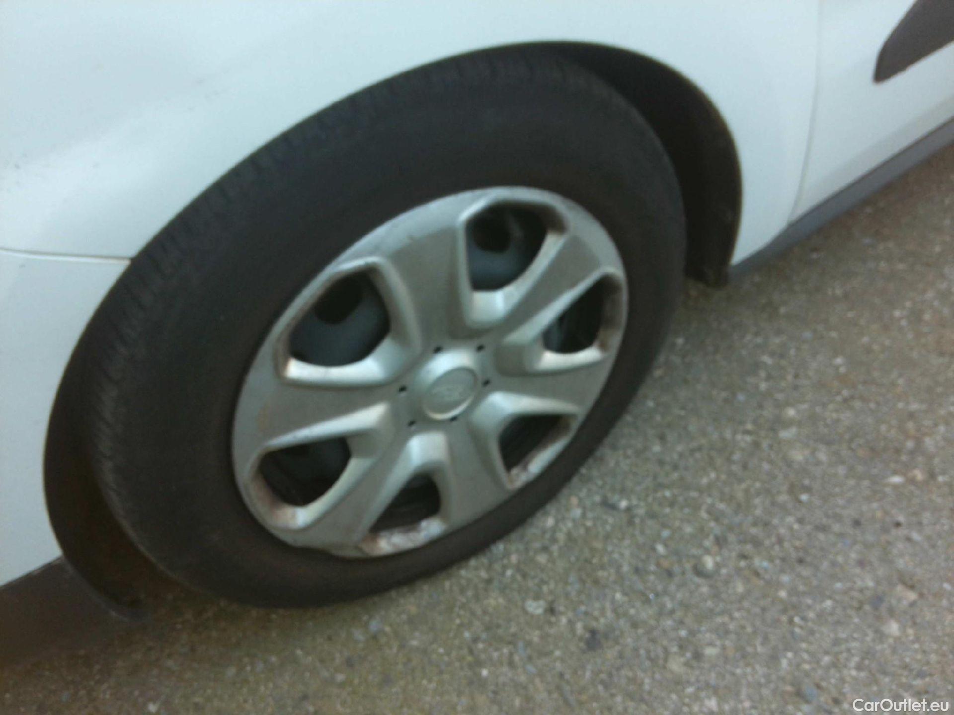  Ford  Transit FORD  Courier/2014/4P/furgón der.turis Van 1.5 TDCi 56kW Trend #13