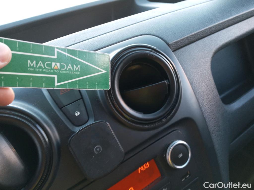  Dacia  Dokker DACIA  / 2013 / 4P / furgón derivado de turismo Van Essential 1.6 80kW (110CV) GLP #31