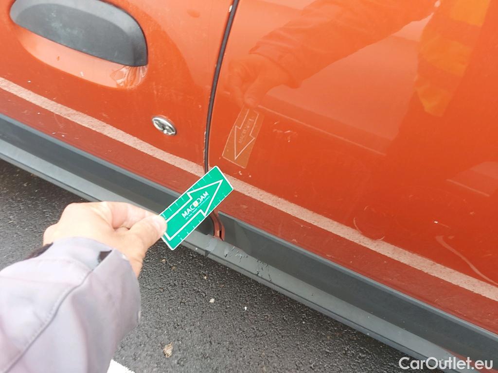  Land Rover  Discovery DACIA Duster / 2018 / 5P / furgón derivado de turismo Essential TCE 74kW(100CV) ECO-G 4X2 (furgón) #33