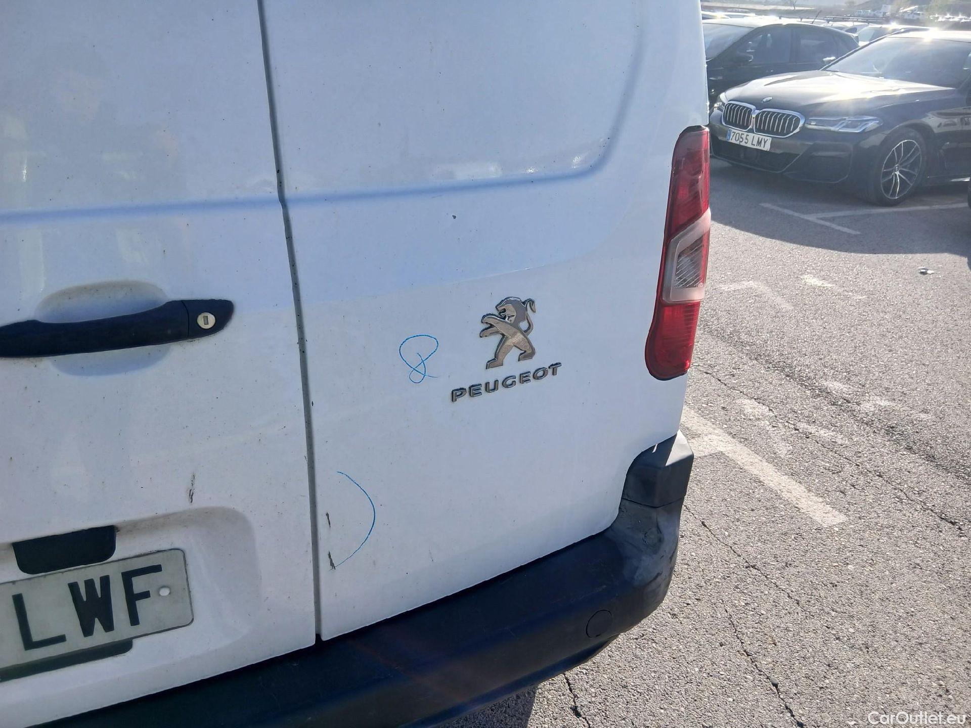  Peugeot  Partner PEUGEOT  / 2018 / 4P / furgón derivado de turismo Premium Standard 600kg BlueHDi 73kW (AC) #25