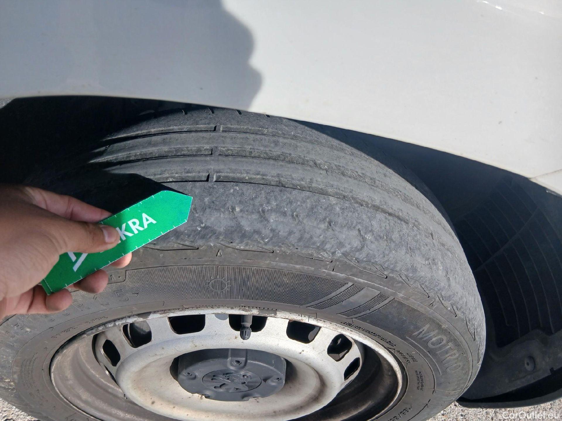  Peugeot  Partner PEUGEOT  / 2018 / 4P / furgón derivado de turismo Premium Standard 600kg BlueHDi 73kW (AC) #3