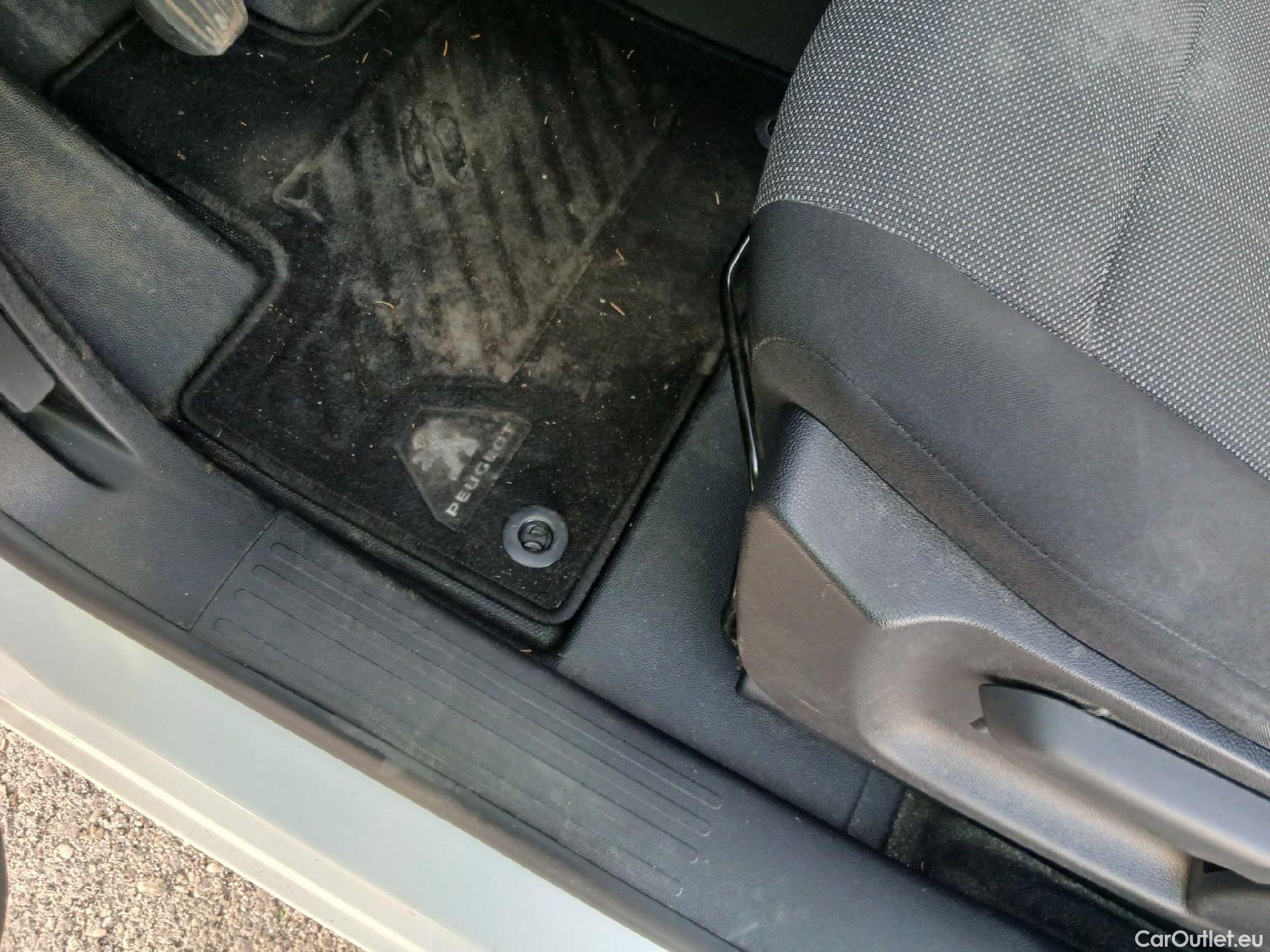  Peugeot  Partner PEUGEOT  / 2018 / 4P / furgón derivado de turismo Premium Standard 600kg BlueHDi 73kW (AC) #7