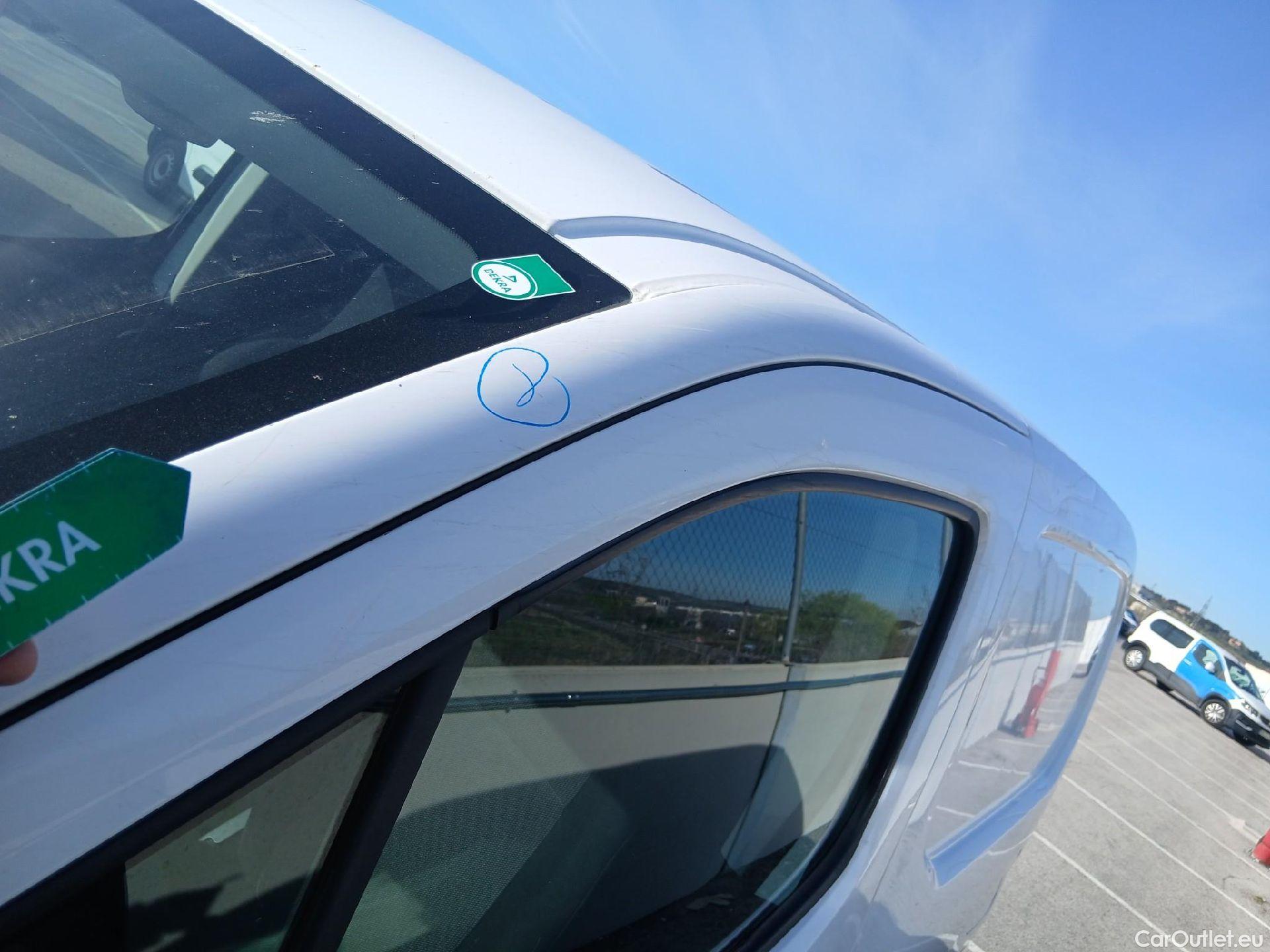  Peugeot  Partner PEUGEOT  / 2018 / 4P / furgón derivado de turismo Premium Standard 600kg BlueHDi 73kW (AC) #18