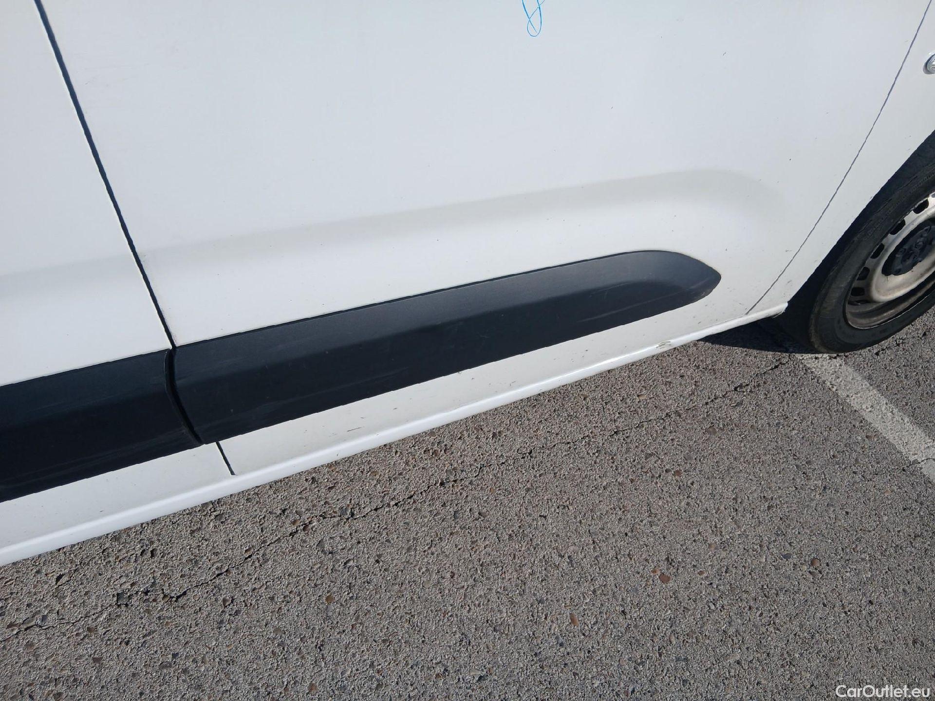  Peugeot  Partner PEUGEOT  / 2018 / 4P / furgón derivado de turismo Premium Standard 600kg BlueHDi 73kW (AC) #36