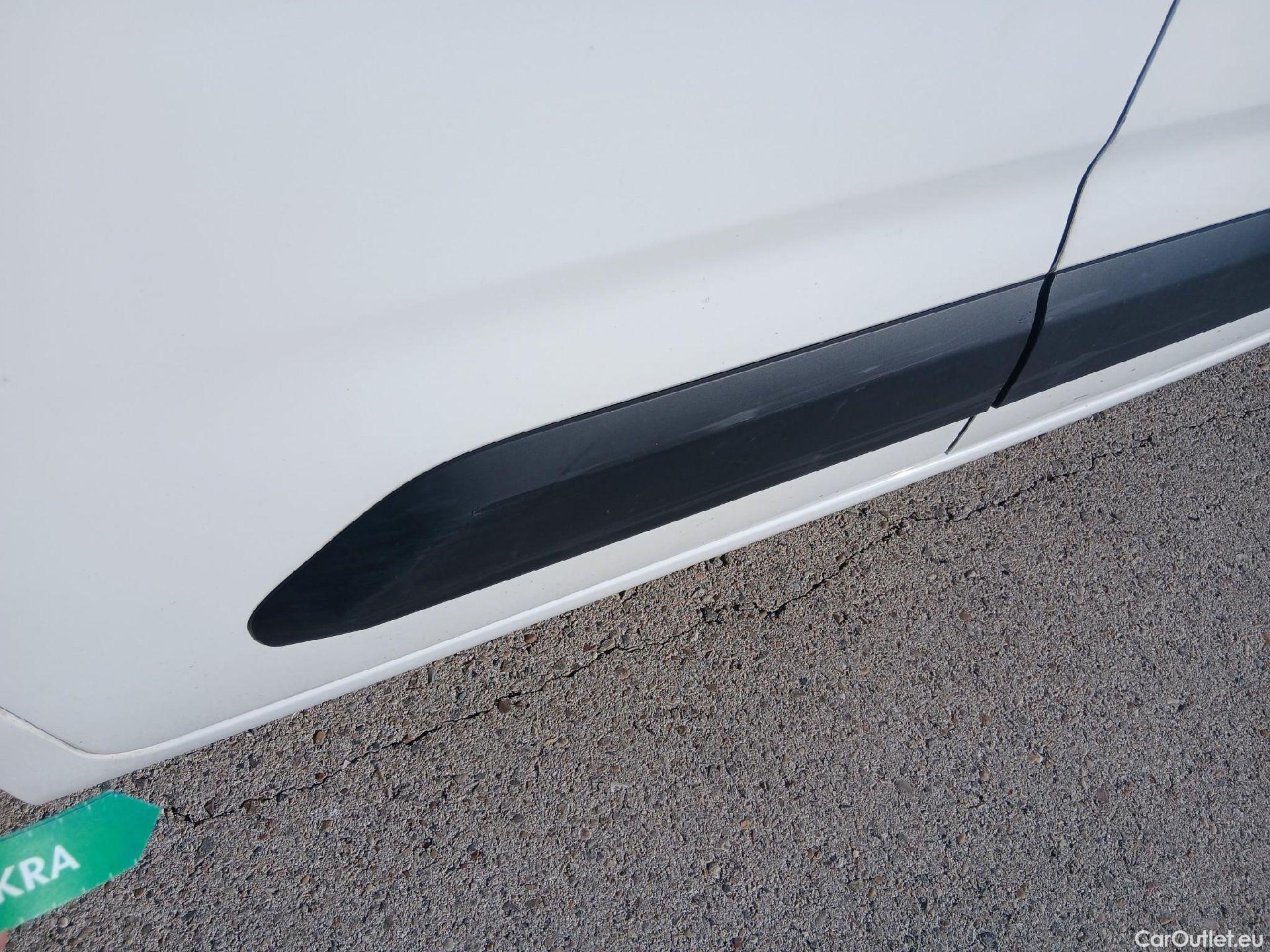  Peugeot  Partner PEUGEOT  / 2018 / 4P / furgón derivado de turismo Premium Standard 600kg BlueHDi 73kW (AC) #32