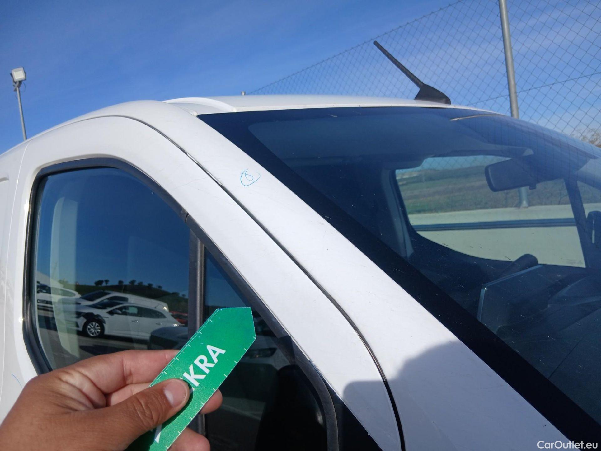  Peugeot  Partner PEUGEOT  / 2018 / 4P / furgón derivado de turismo Premium Standard 600kg BlueHDi 73kW (AC) #39