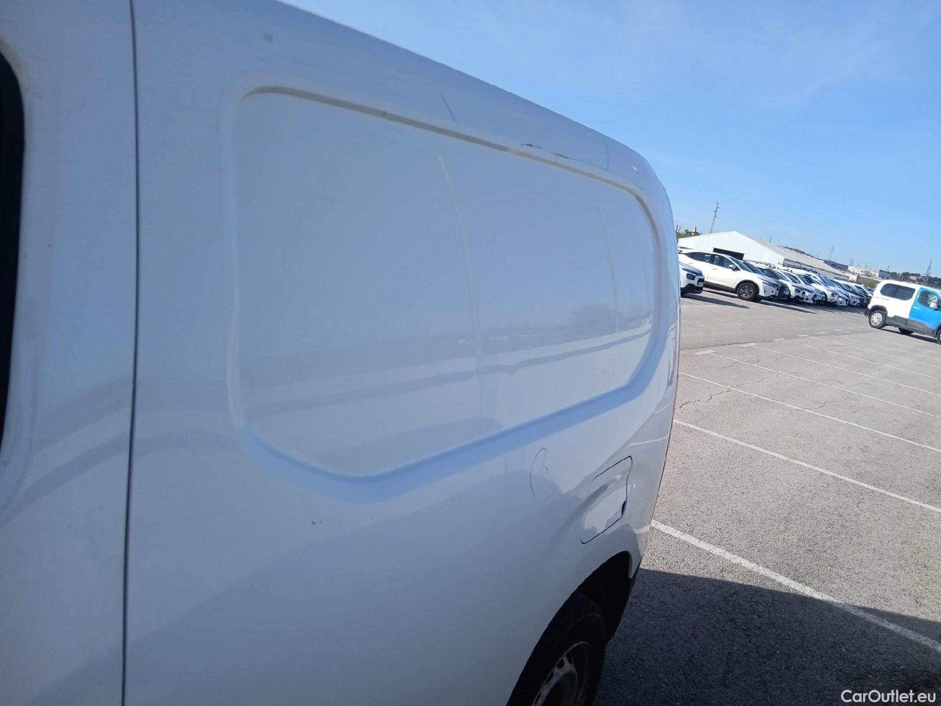  Peugeot  Partner PEUGEOT  / 2018 / 4P / furgón derivado de turismo Premium Standard 600kg BlueHDi 73kW (AC) #22