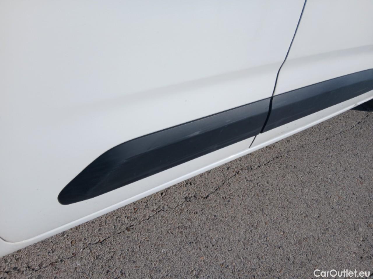  Peugeot  Partner PEUGEOT  / 2018 / 4P / furgón derivado de turismo Premium Standard 600kg BlueHDi 73kW (AC) #31