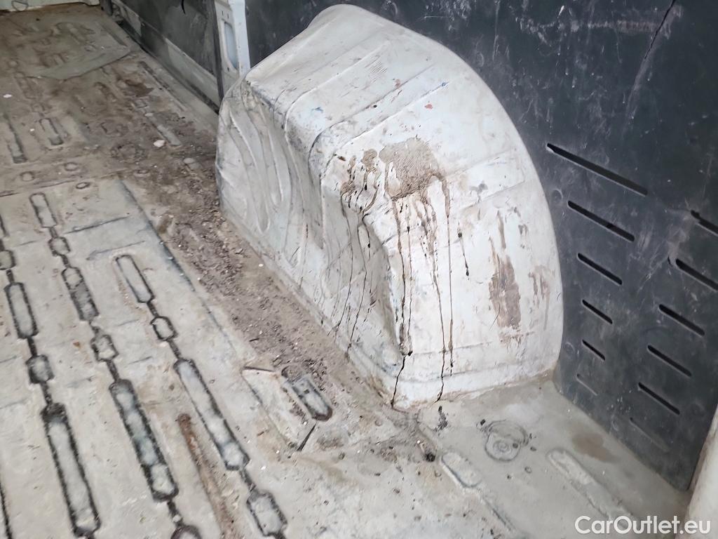  Peugeot  Boxer PEUGEOT  / 2014 / 4P / furgón 335 L2 H2 BHDI 103kW (140CV) S&S 6 V. M (CX) #26