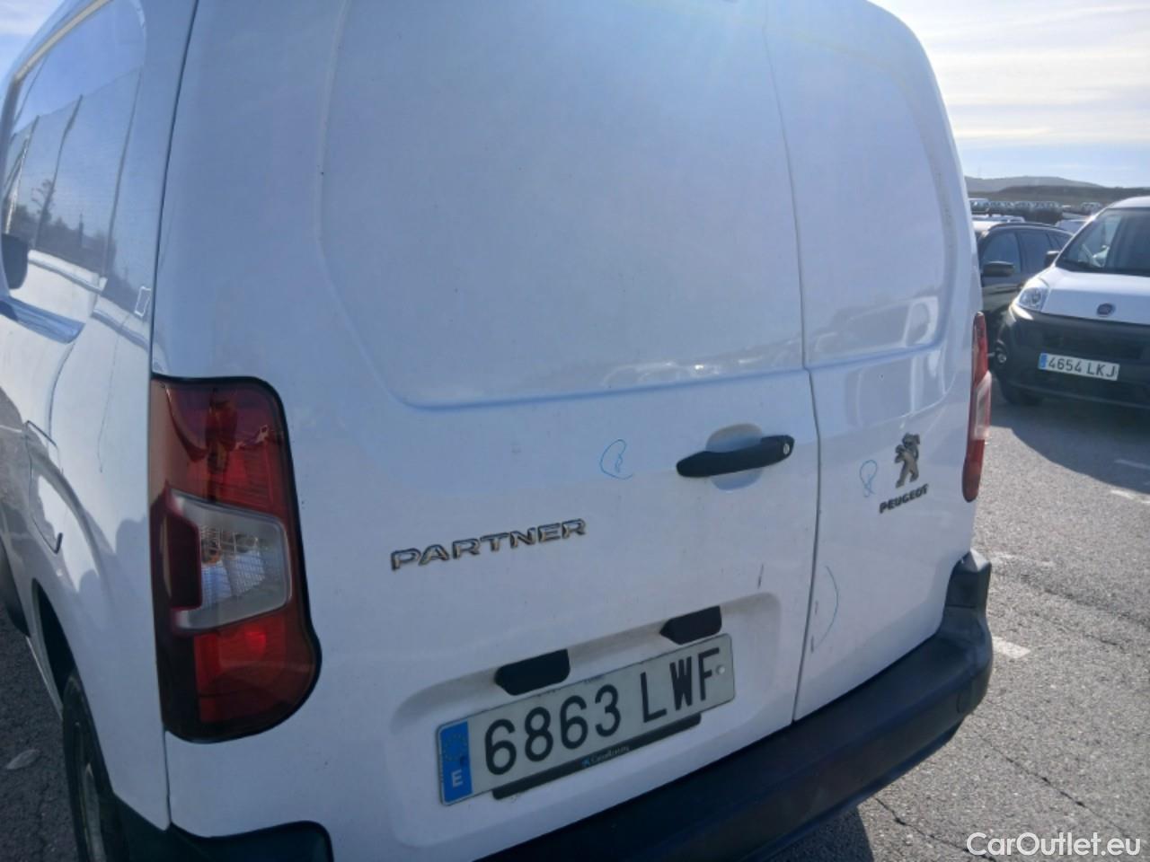  Peugeot  Partner PEUGEOT  / 2018 / 4P / furgón derivado de turismo Premium Standard 600kg BlueHDi 73kW (AC) #23