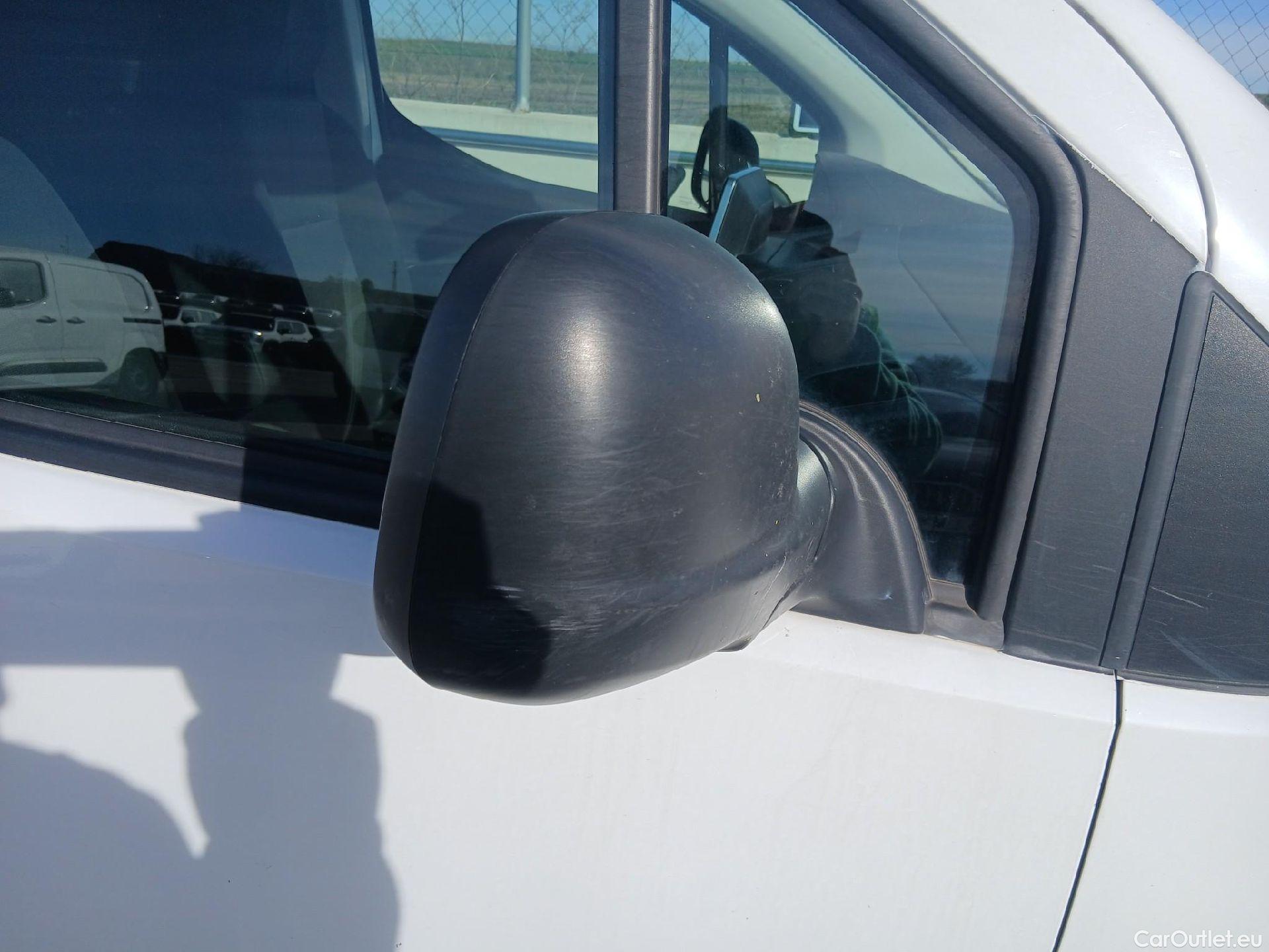  Peugeot  Partner PEUGEOT  / 2018 / 4P / furgón derivado de turismo Premium Standard 600kg BlueHDi 73kW (AC) #38