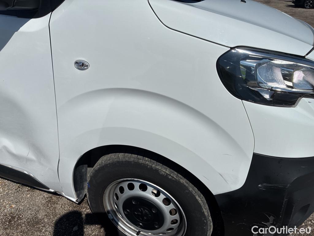  Peugeot  Expert PEUGEOT  / 2016 / 4P / furgón Furgón Premium 2.0 BlueHDi 120 Compact #27