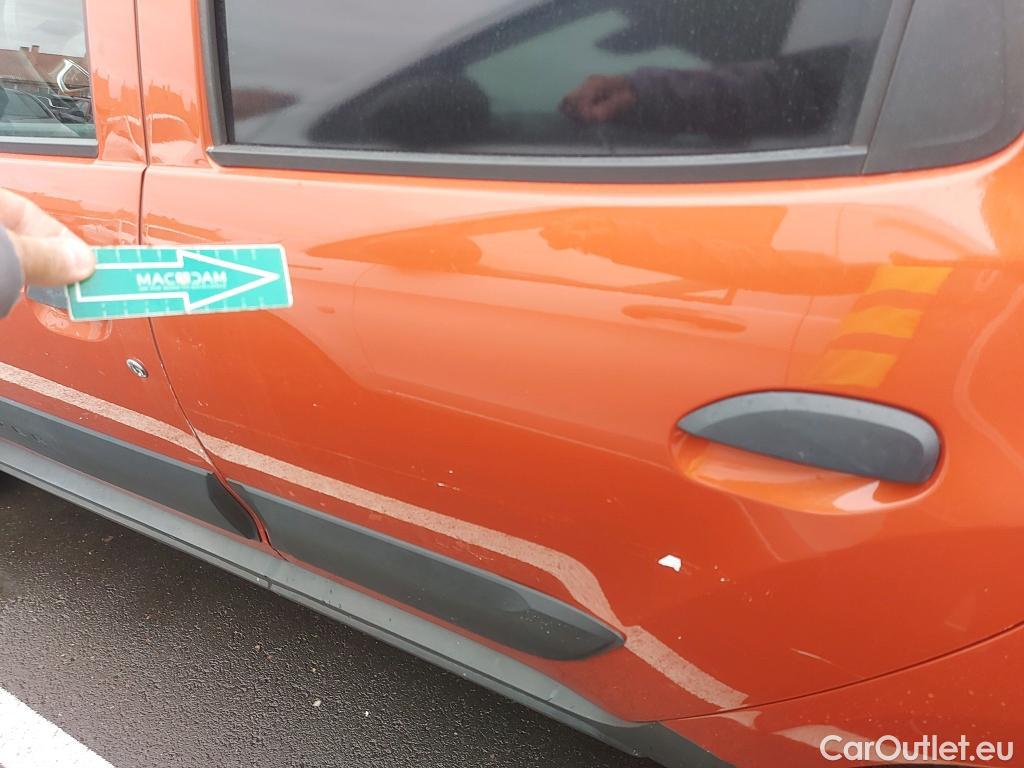  Land Rover  Discovery DACIA Duster / 2018 / 5P / furgón derivado de turismo Essential TCE 74kW(100CV) ECO-G 4X2 (furgón) #32