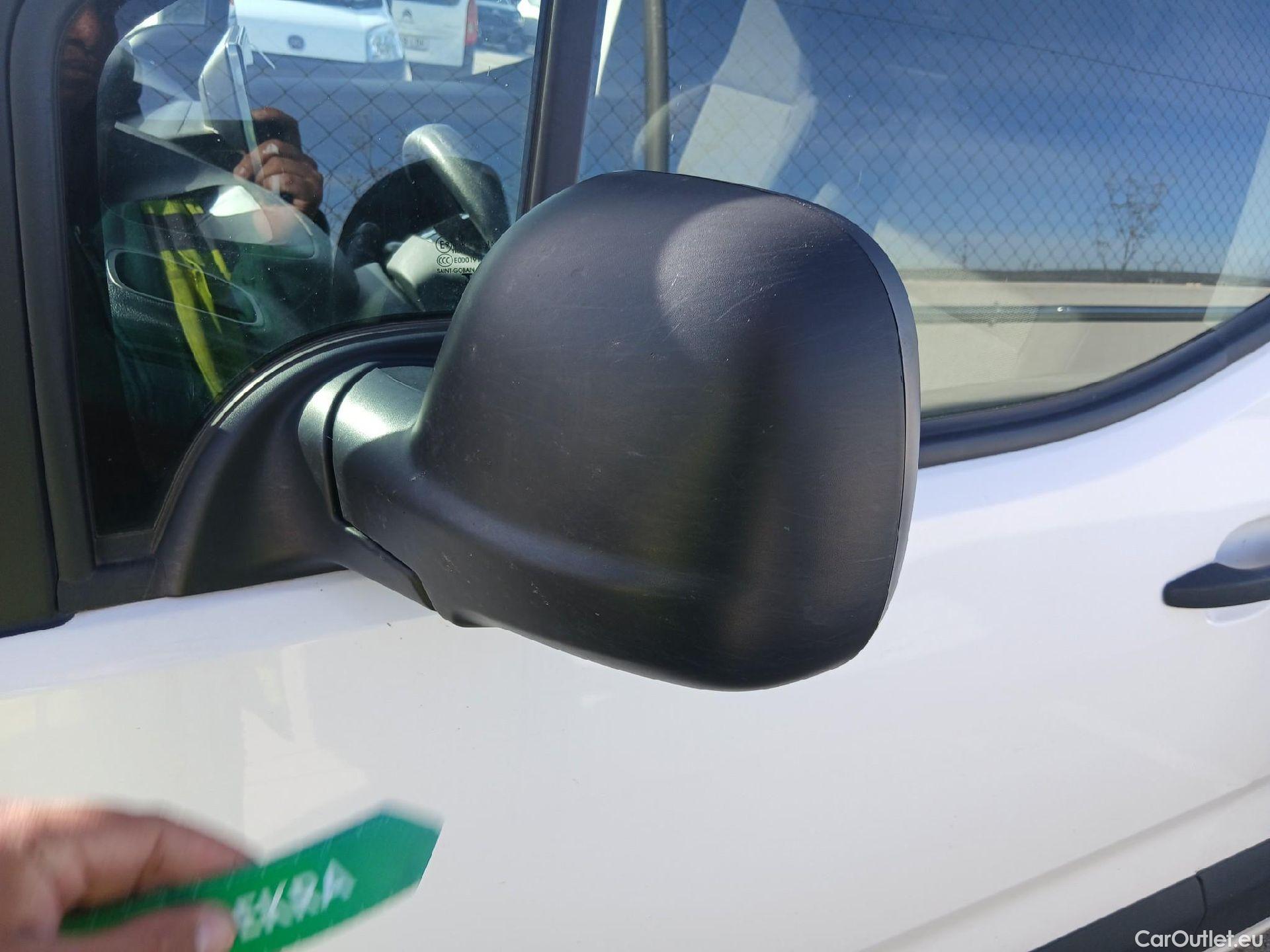  Peugeot  Partner PEUGEOT  / 2018 / 4P / furgón derivado de turismo Premium Standard 600kg BlueHDi 73kW (AC) #15