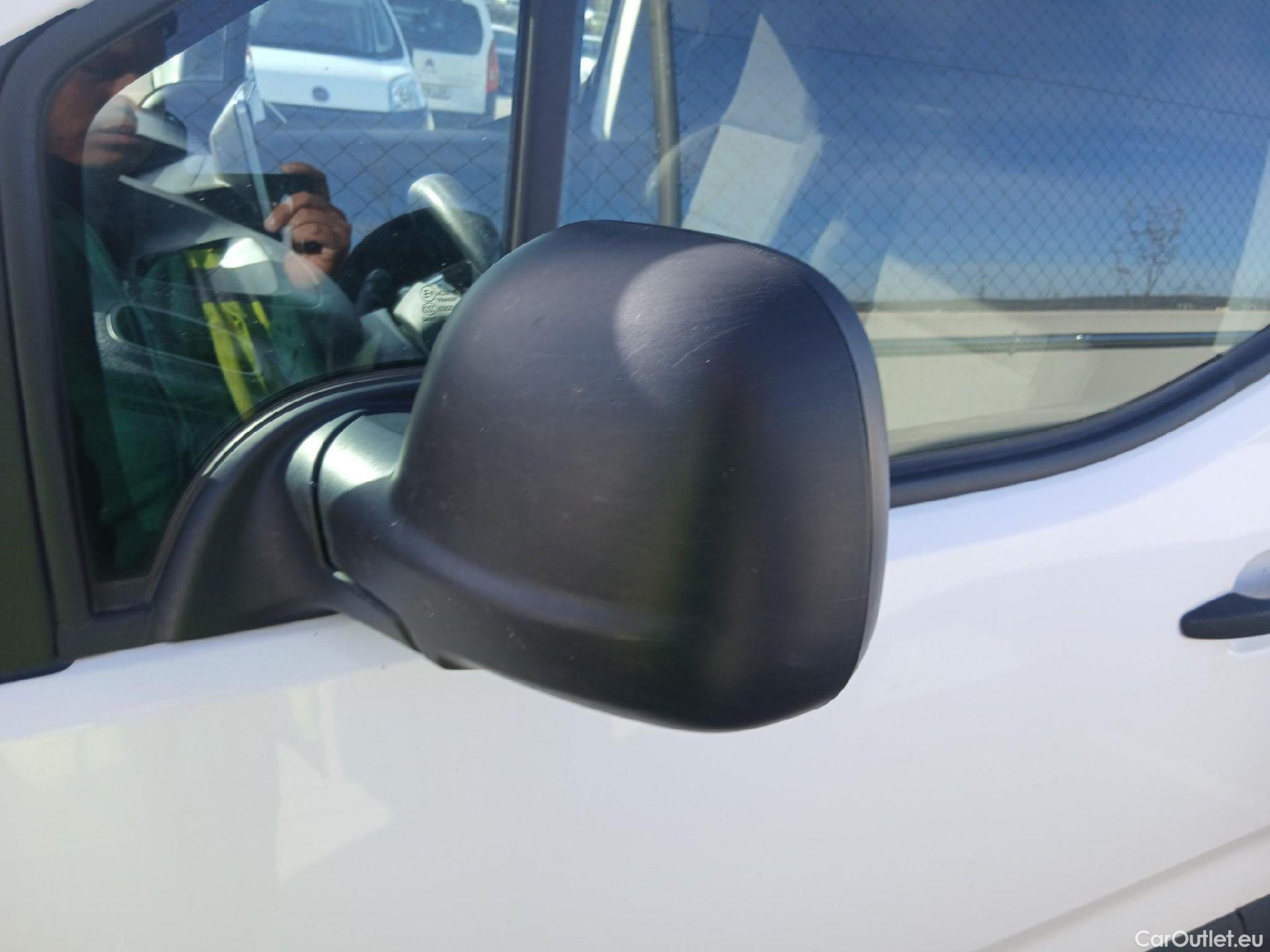  Peugeot  Partner PEUGEOT  / 2018 / 4P / furgón derivado de turismo Premium Standard 600kg BlueHDi 73kW (AC) #16