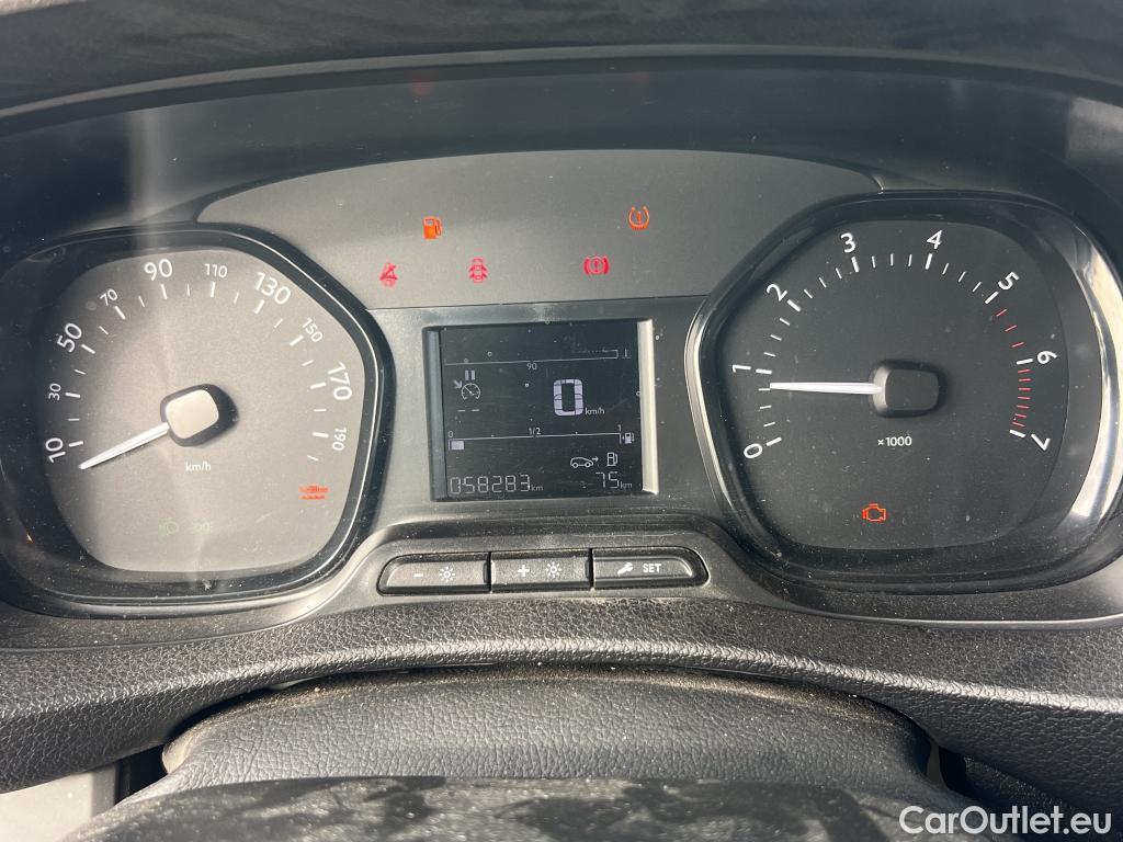  Peugeot  Expert PEUGEOT  / 2016 / 4P / furgón Doble Cabina Replegable BlueHDi 145 Long #32