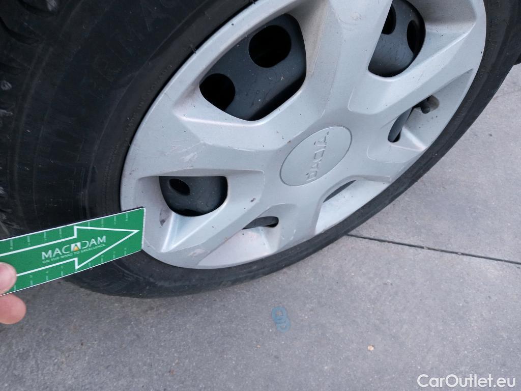  Dacia  Dokker DACIA  / 2013 / 4P / furgón derivado de turismo Van Essential 1.6 80kW (110CV) GLP #33