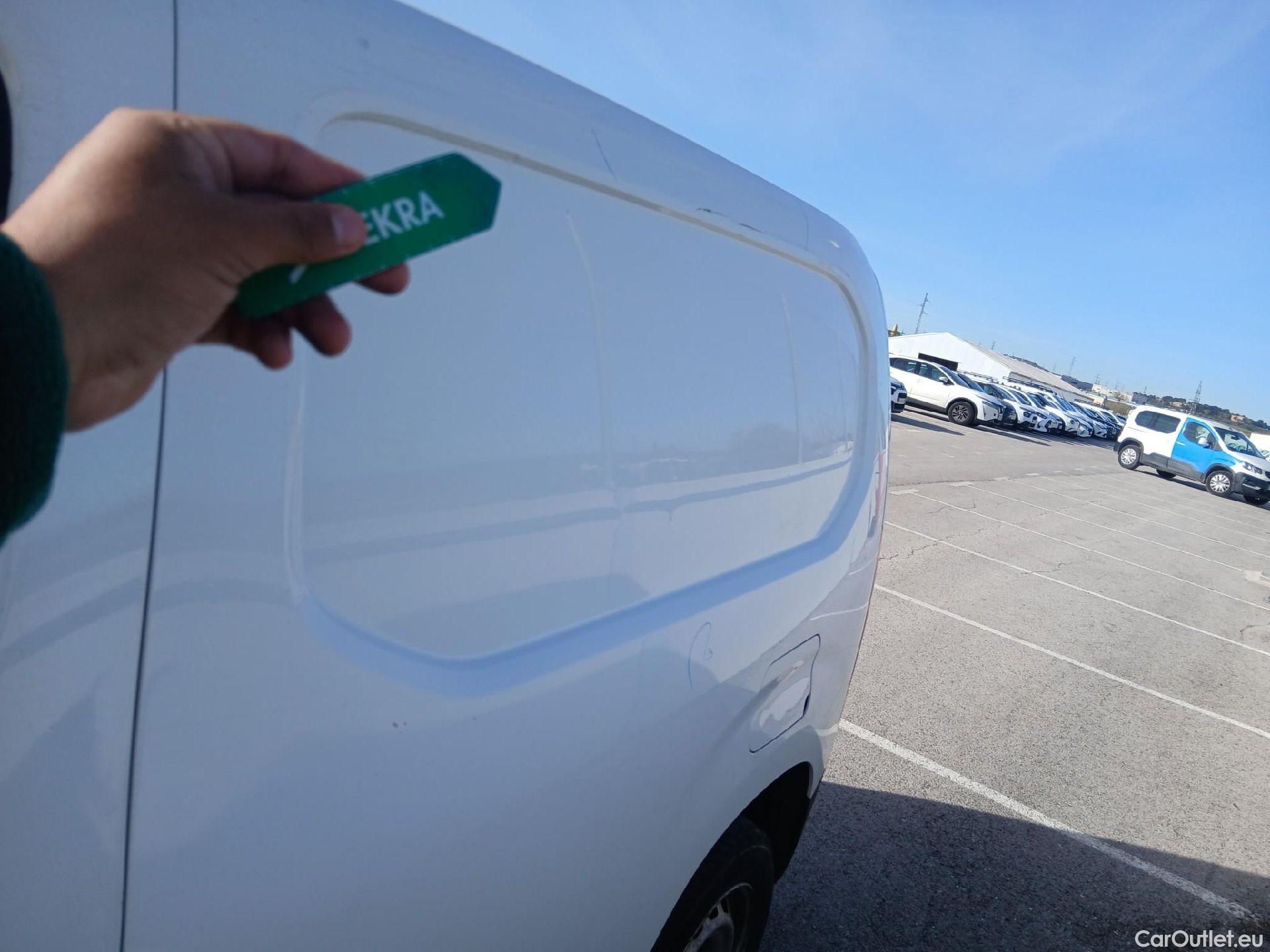  Peugeot  Partner PEUGEOT  / 2018 / 4P / furgón derivado de turismo Premium Standard 600kg BlueHDi 73kW (AC) #21