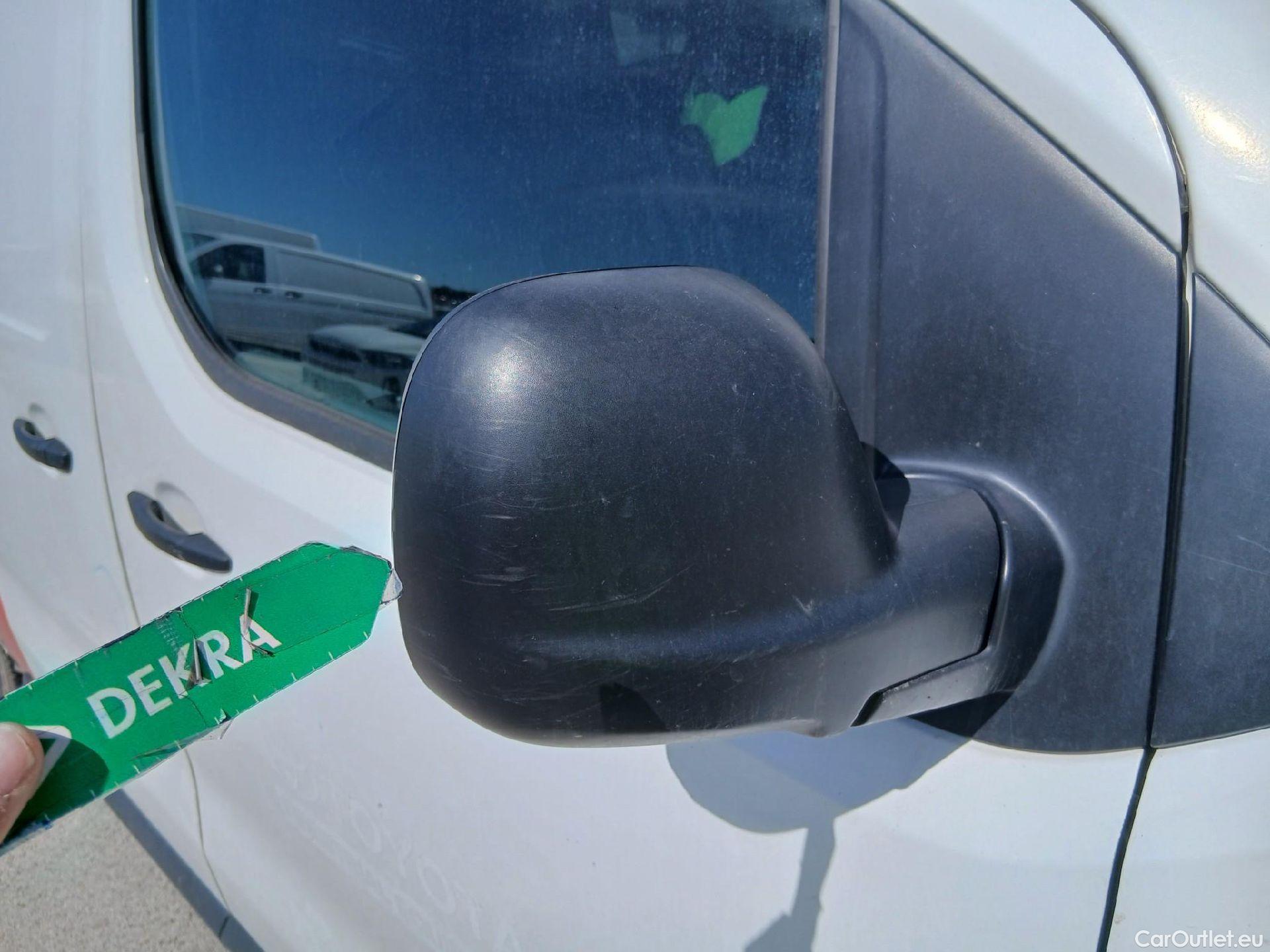  Toyota  Proace TOYOTA  / 2016 / 4P / furgón FU. MEDIO (L1) 2.0D 90kW COMFORT CARGA + #46