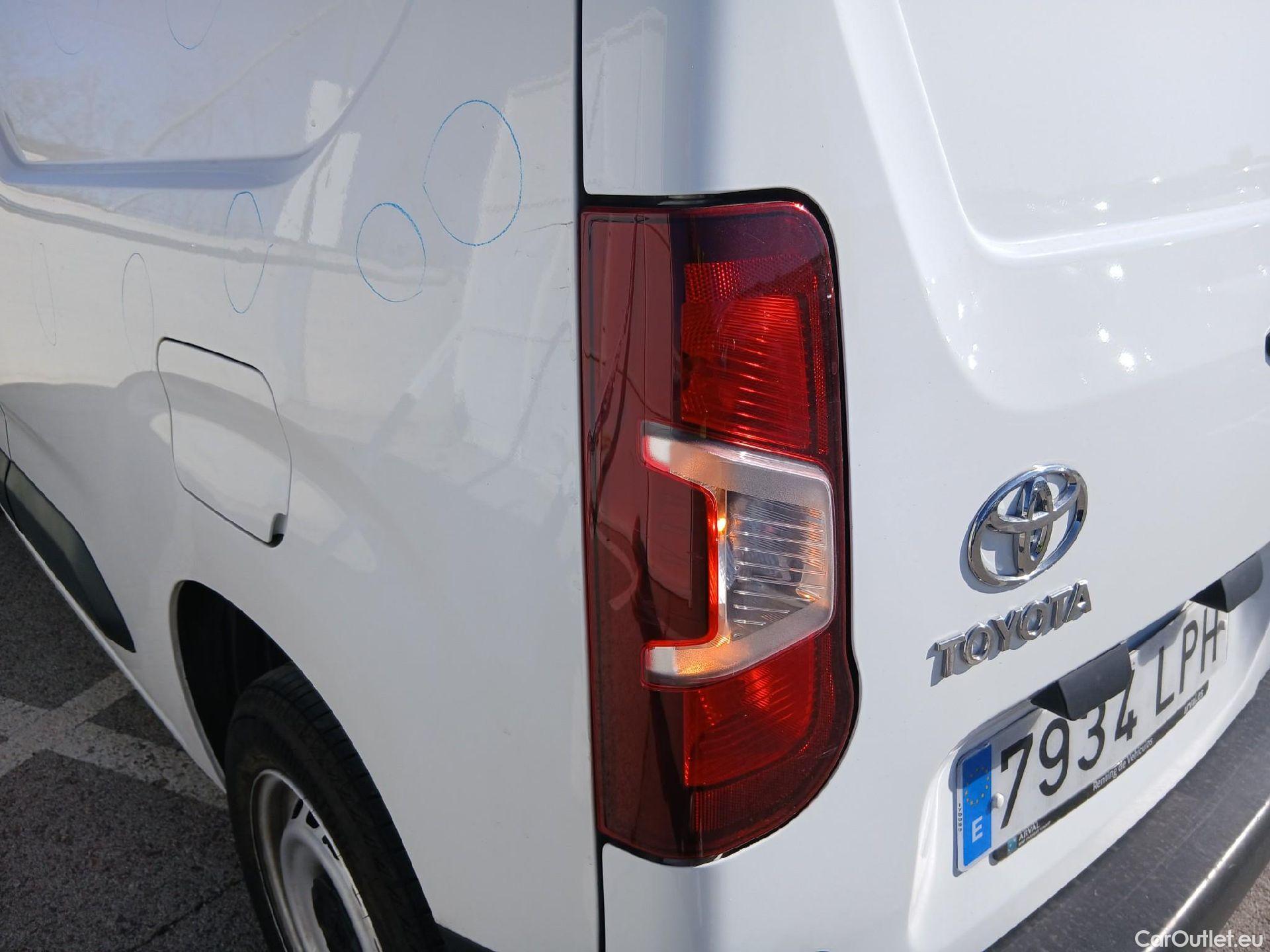  Toyota  Proace TOYOTA  City/2020/4P/furgón derivado de turismo 1.5D 56kW (75CV) GX 650kg Media #17