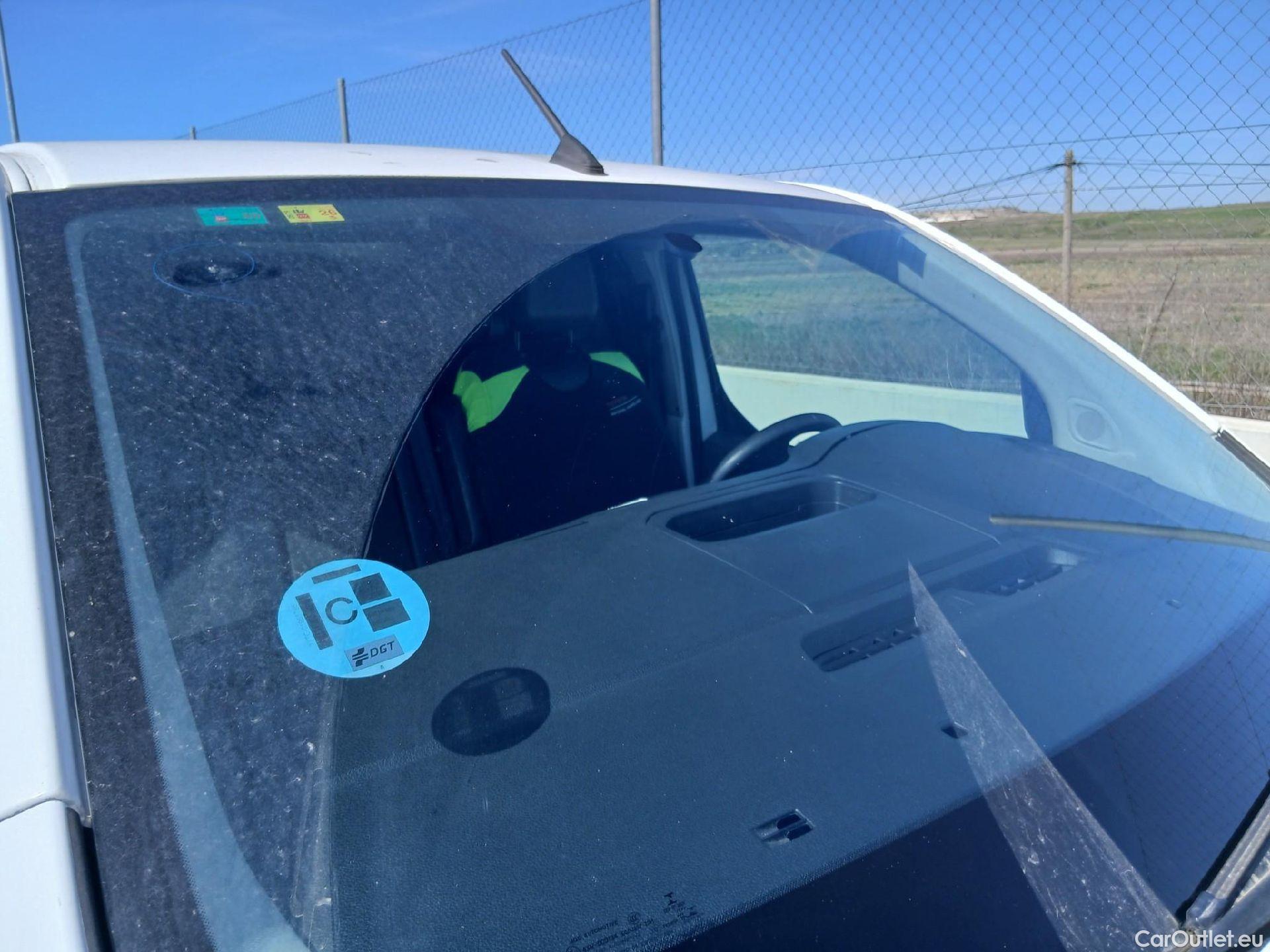  Toyota  Proace TOYOTA  / 2016 / 4P / furgón FU. MEDIO (L1) 2.0D 90kW COMFORT CARGA + #1