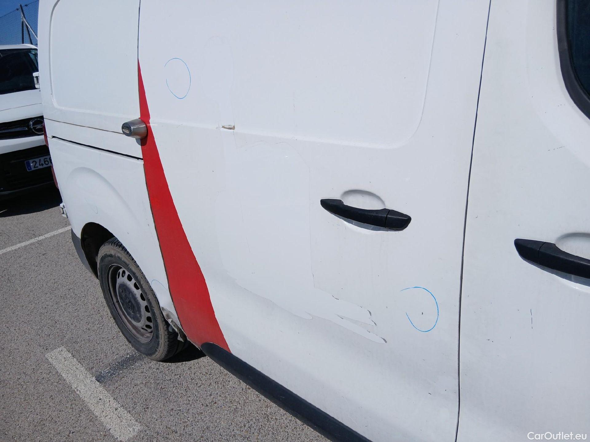  Toyota  Proace TOYOTA  / 2016 / 4P / furgón FU. MEDIO (L1) 2.0D 90kW COMFORT CARGA + #45