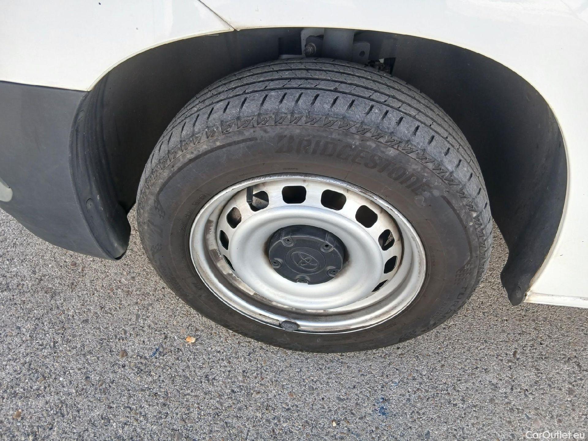  Toyota  Proace TOYOTA  City/2020/4P/furgón derivado de turismo 1.5D 56kW (75CV) GX 650kg Media #10