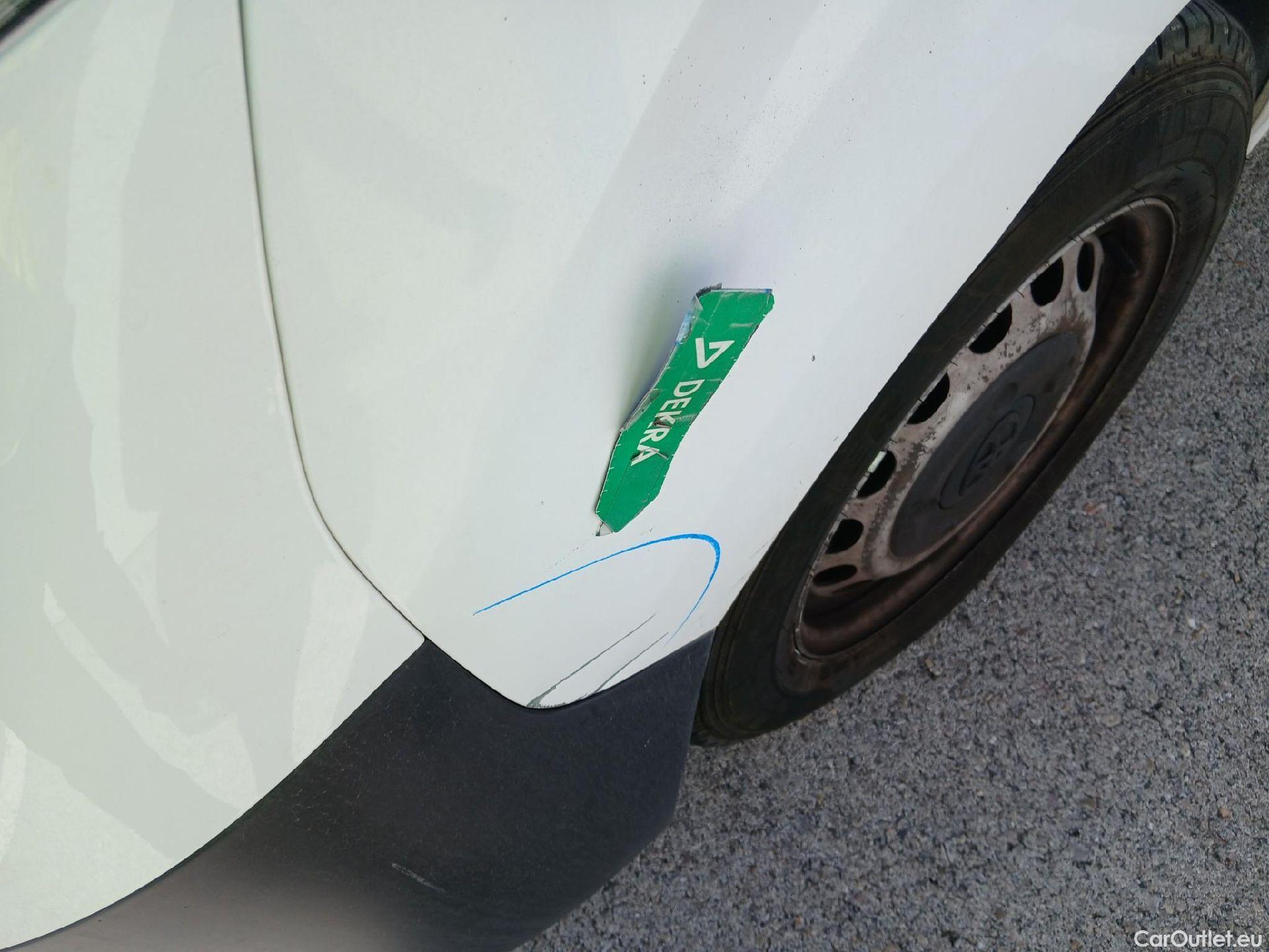  Toyota  Proace TOYOTA  / 2016 / 4P / furgón FU. MEDIO (L1) 2.0D 90kW COMFORT CARGA + #13