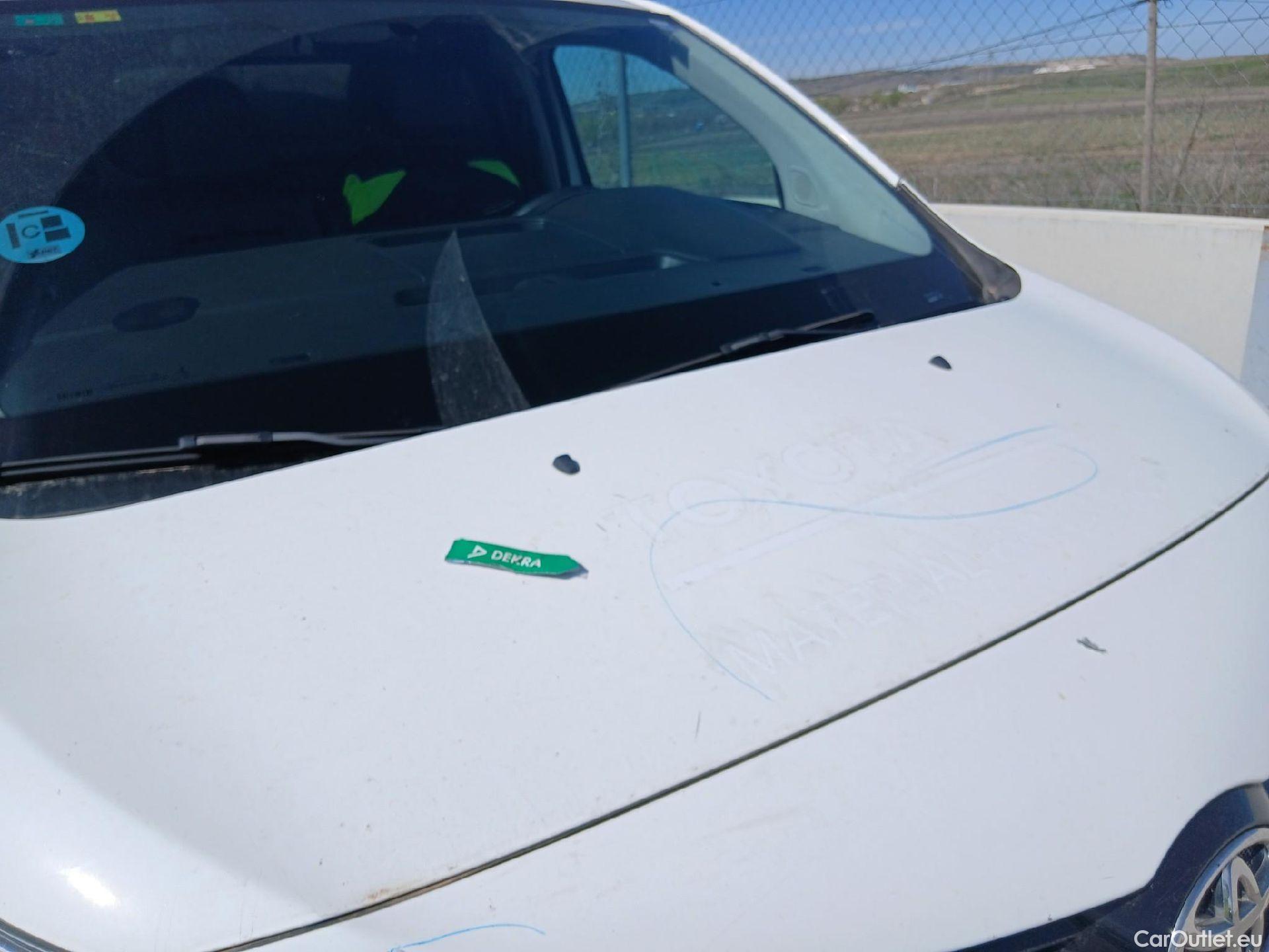  Toyota  Proace TOYOTA  / 2016 / 4P / furgón FU. MEDIO (L1) 2.0D 90kW COMFORT CARGA + #4