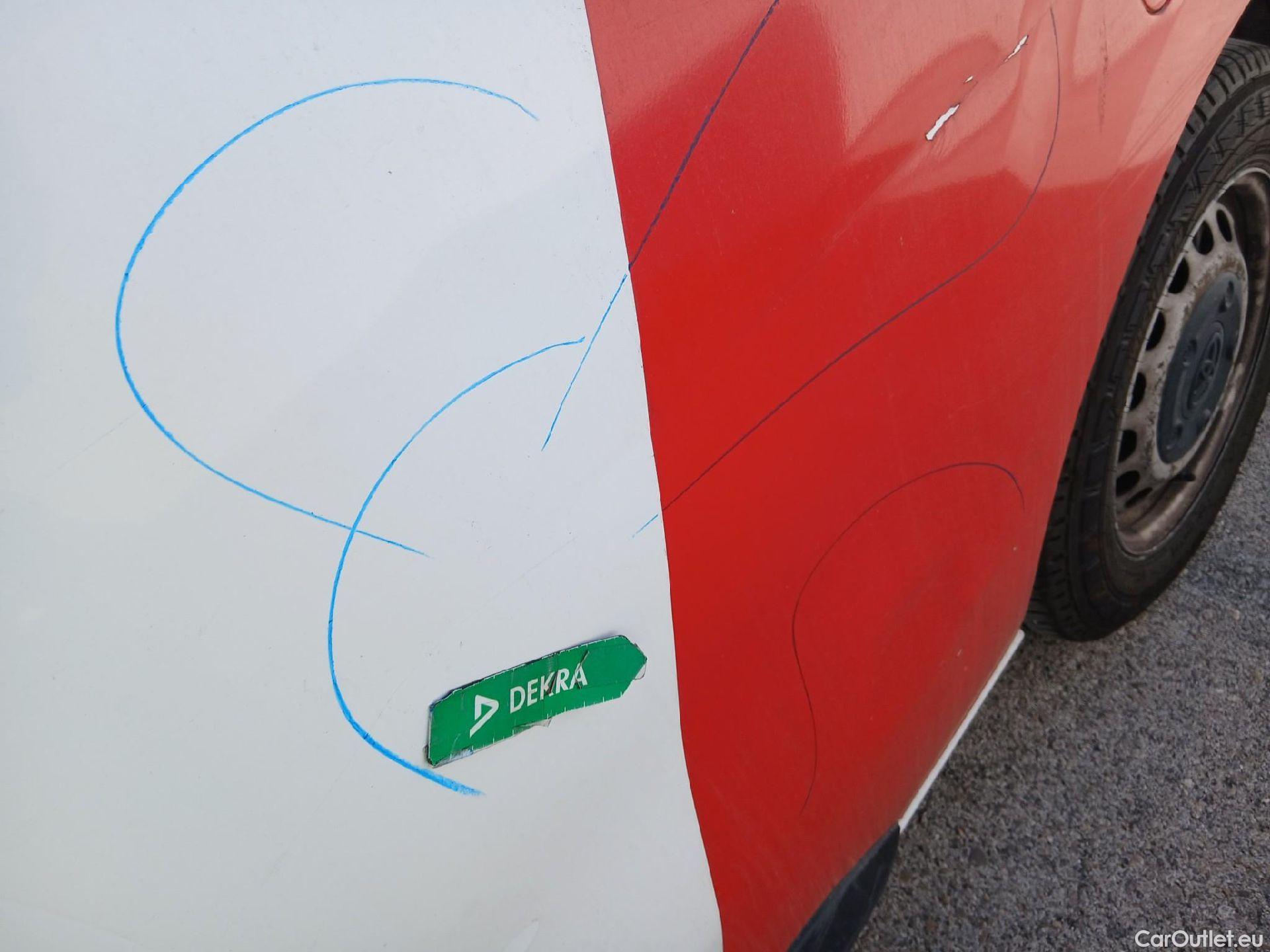  Toyota  Proace TOYOTA  / 2016 / 4P / furgón FU. MEDIO (L1) 2.0D 90kW COMFORT CARGA + #23