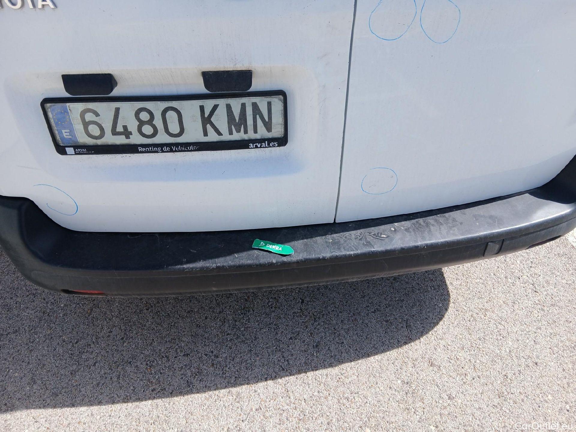  Toyota  Proace TOYOTA  / 2016 / 4P / furgón FU. MEDIO (L1) 2.0D 90kW COMFORT CARGA + #33