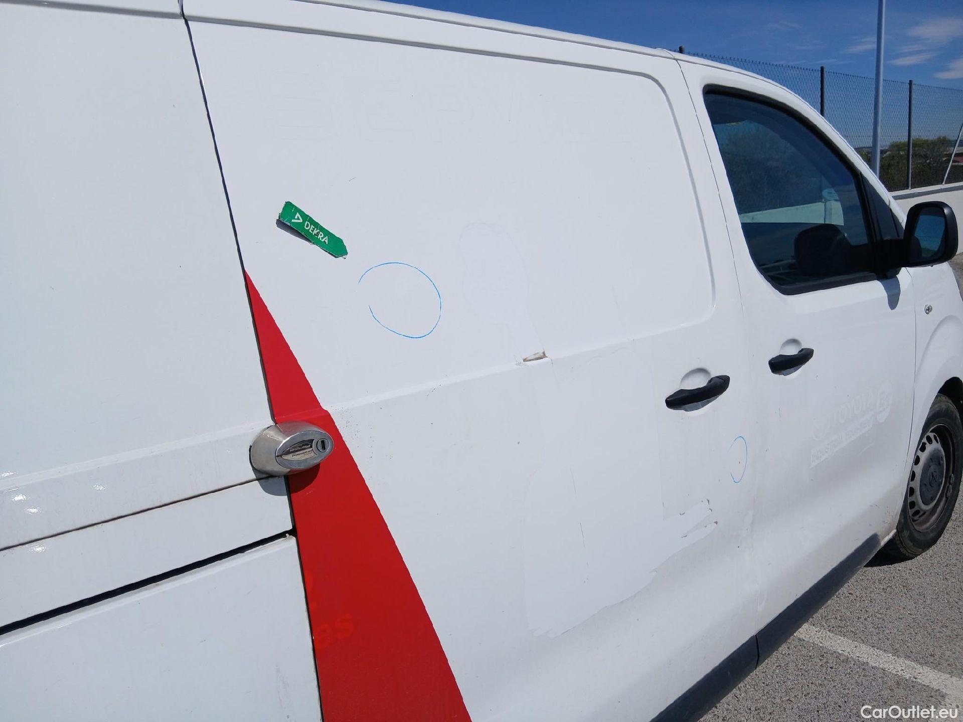  Toyota  Proace TOYOTA  / 2016 / 4P / furgón FU. MEDIO (L1) 2.0D 90kW COMFORT CARGA + #42