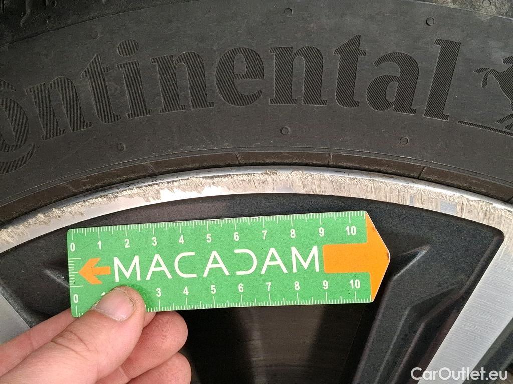  Bmw  Serie 1 BMW Série 1 / 2019 / 5P / Berline 118i DKG7 Business Design #60