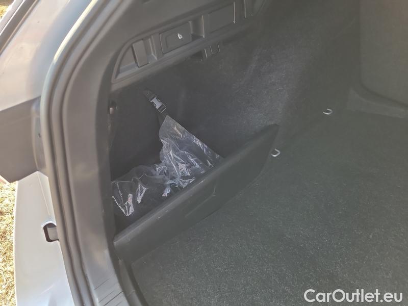  Skoda  Octavia  Combi (NX3)(2020) Oct.Combi 1.5TSI 110 Style #16