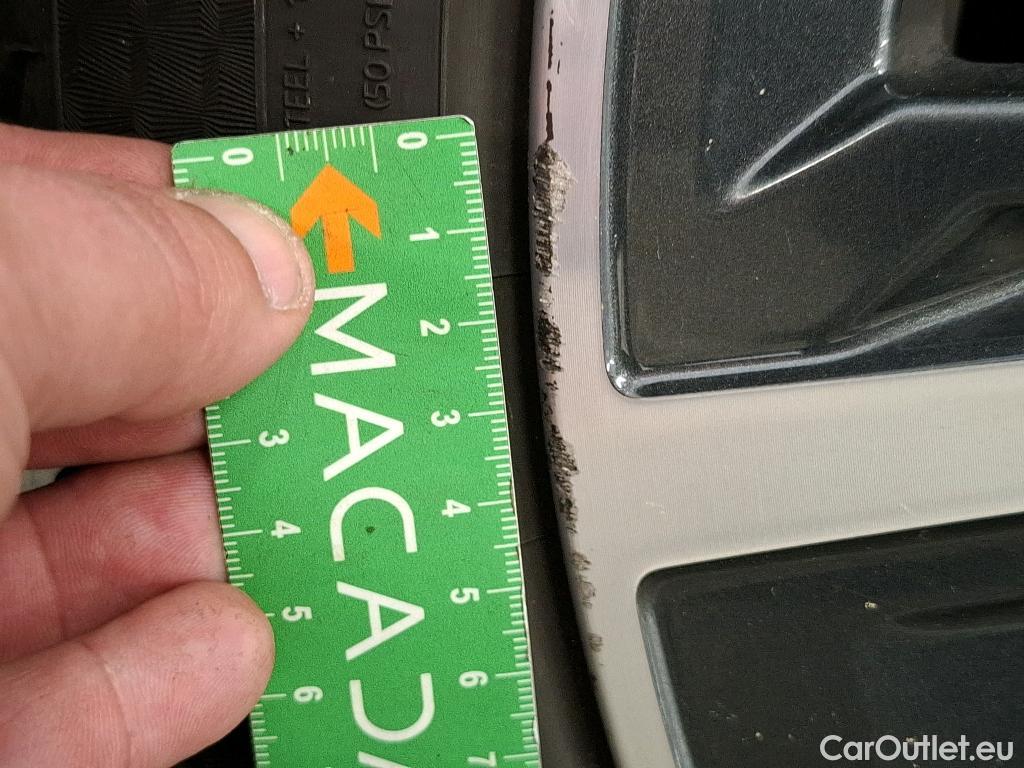  Bmw  Serie 1 BMW Série 1 / 2019 / 5P / Berline 118i DKG7 Business Design #40