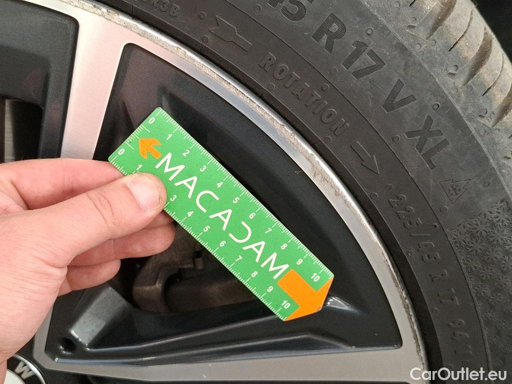  Bmw  Serie 1 BMW Série 1 / 2019 / 5P / Berline 118i DKG7 Business Design #57