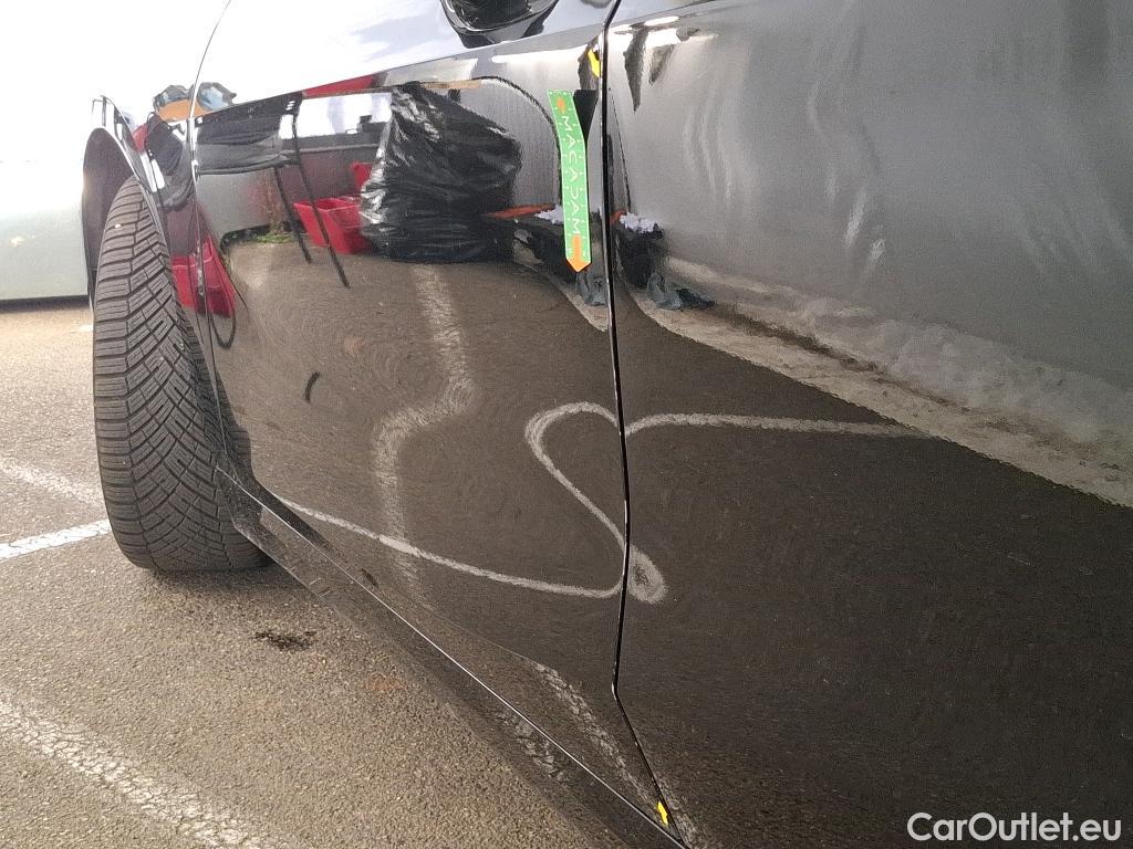  Bmw  Serie 1 BMW Série 1 / 2019 / 5P / Berline 118i DKG7 Business Design #17