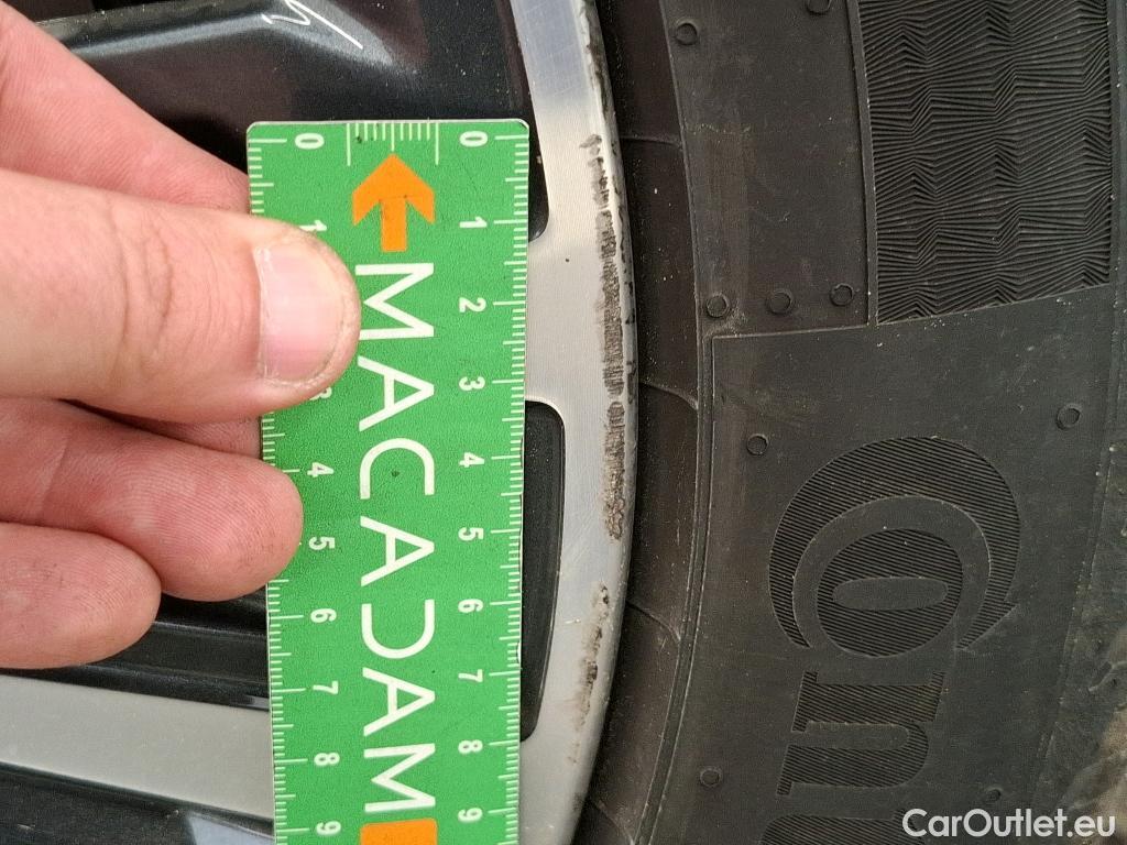  Bmw  Serie 1 BMW Série 1 / 2019 / 5P / Berline 118i DKG7 Business Design #44