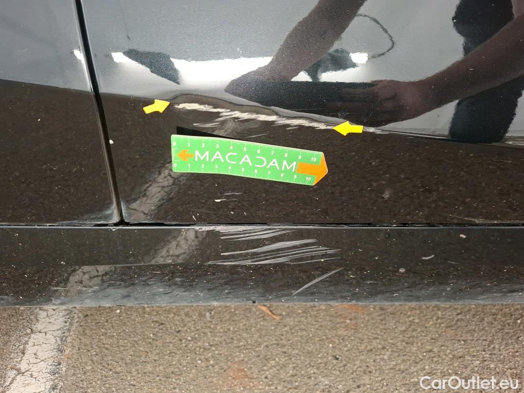  Bmw  Serie 1 BMW Série 1 / 2019 / 5P / Berline 118i DKG7 Business Design #4