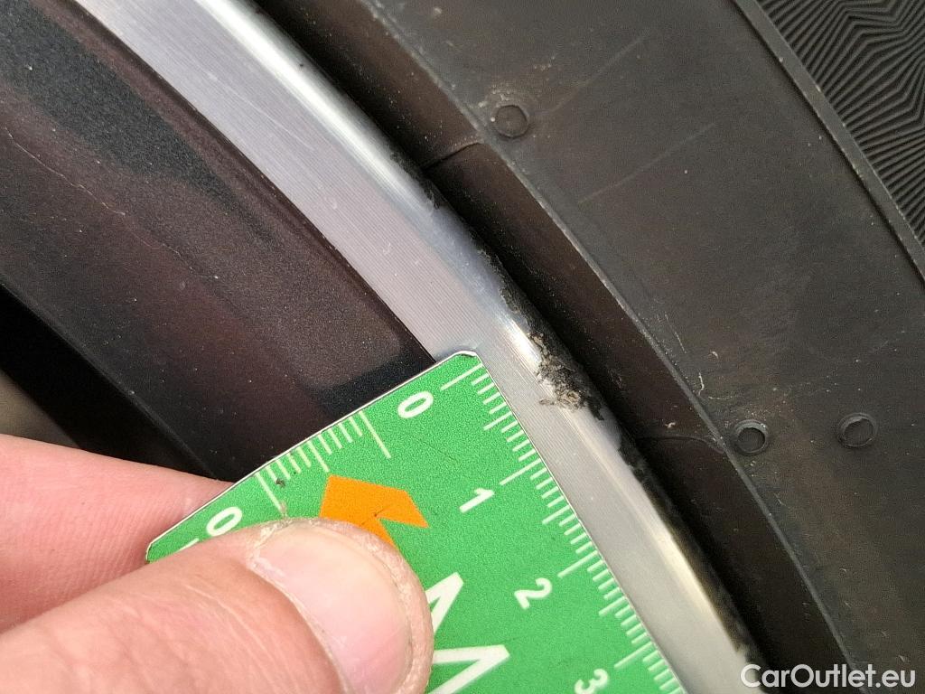  Bmw  Serie 1 BMW Série 1 / 2019 / 5P / Berline 118i DKG7 Business Design #43