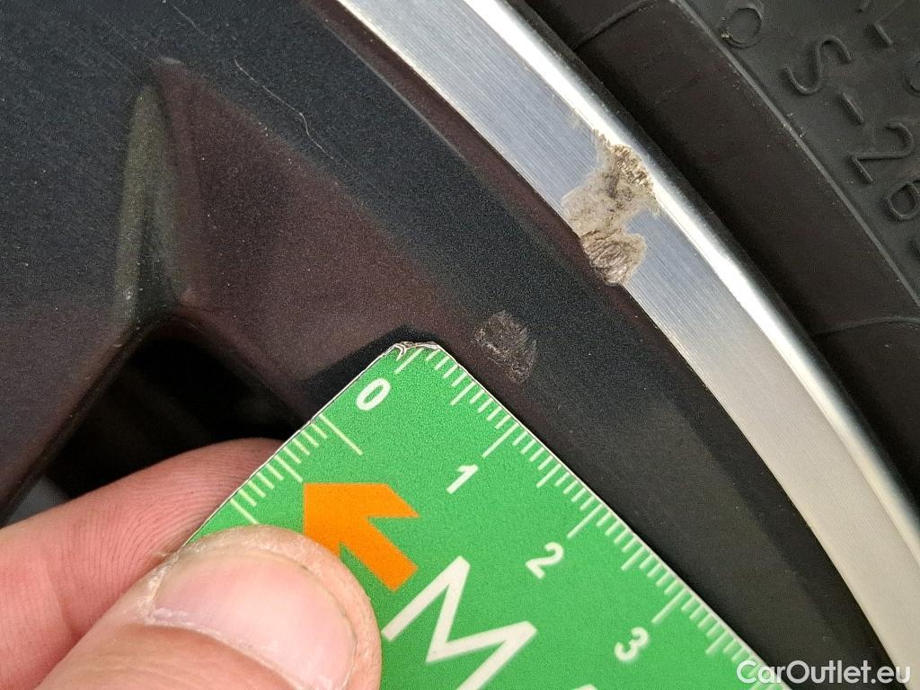  Bmw  Serie 1 BMW Série 1 / 2019 / 5P / Berline 118i DKG7 Business Design #53