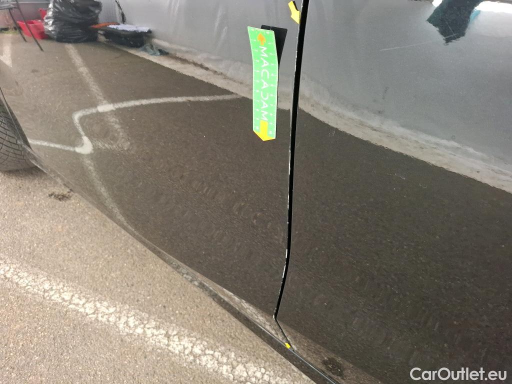  Bmw  Serie 1 BMW Série 1 / 2019 / 5P / Berline 118i DKG7 Business Design #15