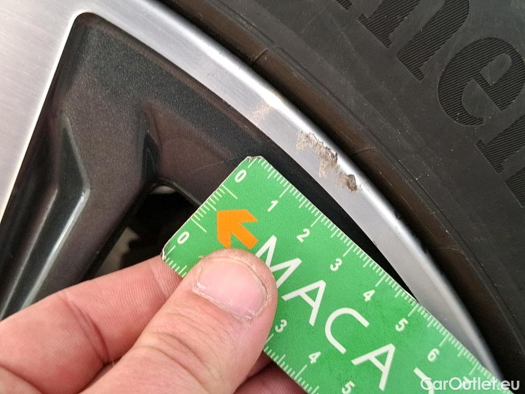  Bmw  Serie 1 BMW Série 1 / 2019 / 5P / Berline 118i DKG7 Business Design #72